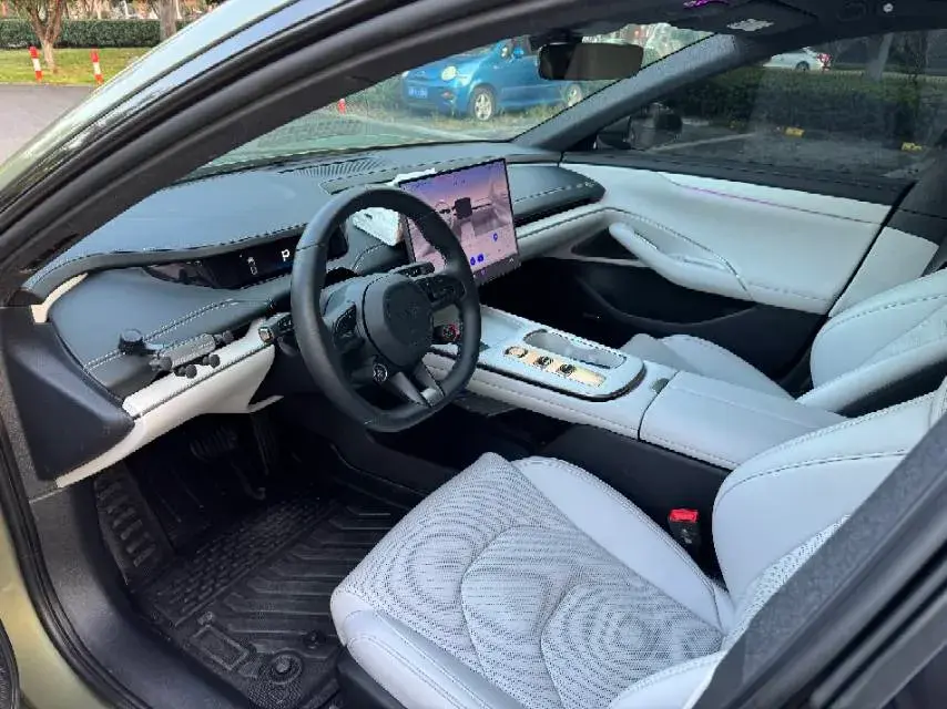 2024 MI SU7 thumbnail 4