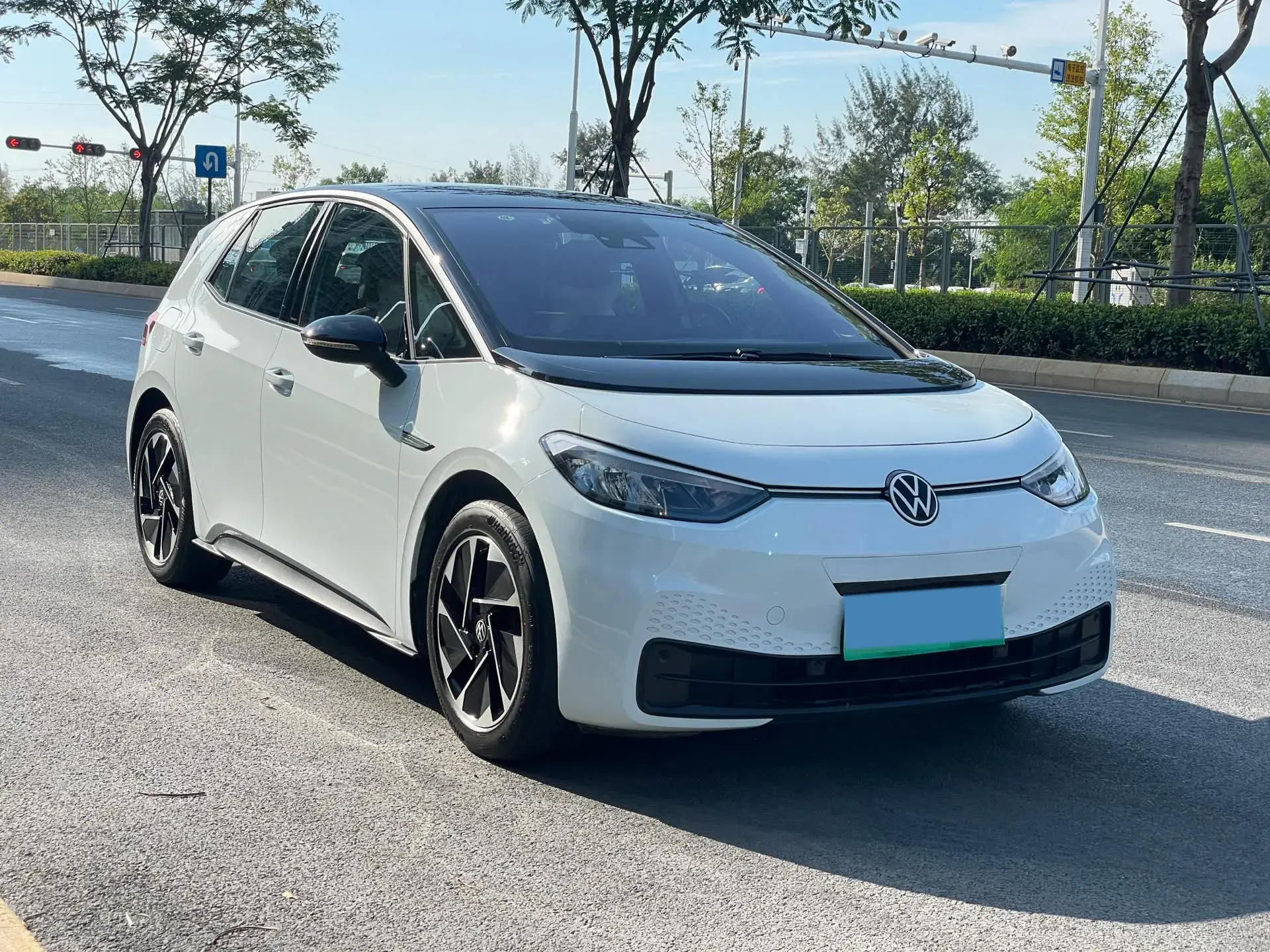 2022 VOLKSWAGEN ID.3 thumbnail 3