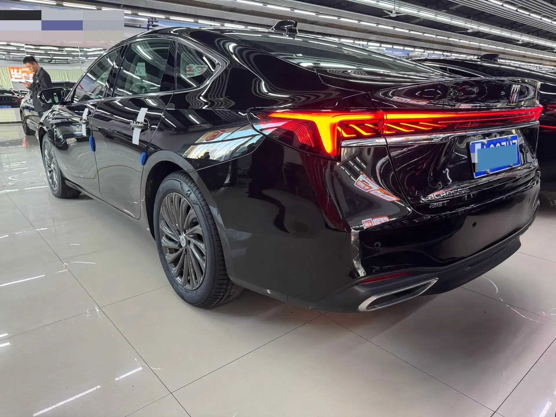 2025 BUICK LARCOSSE thumbnail 2