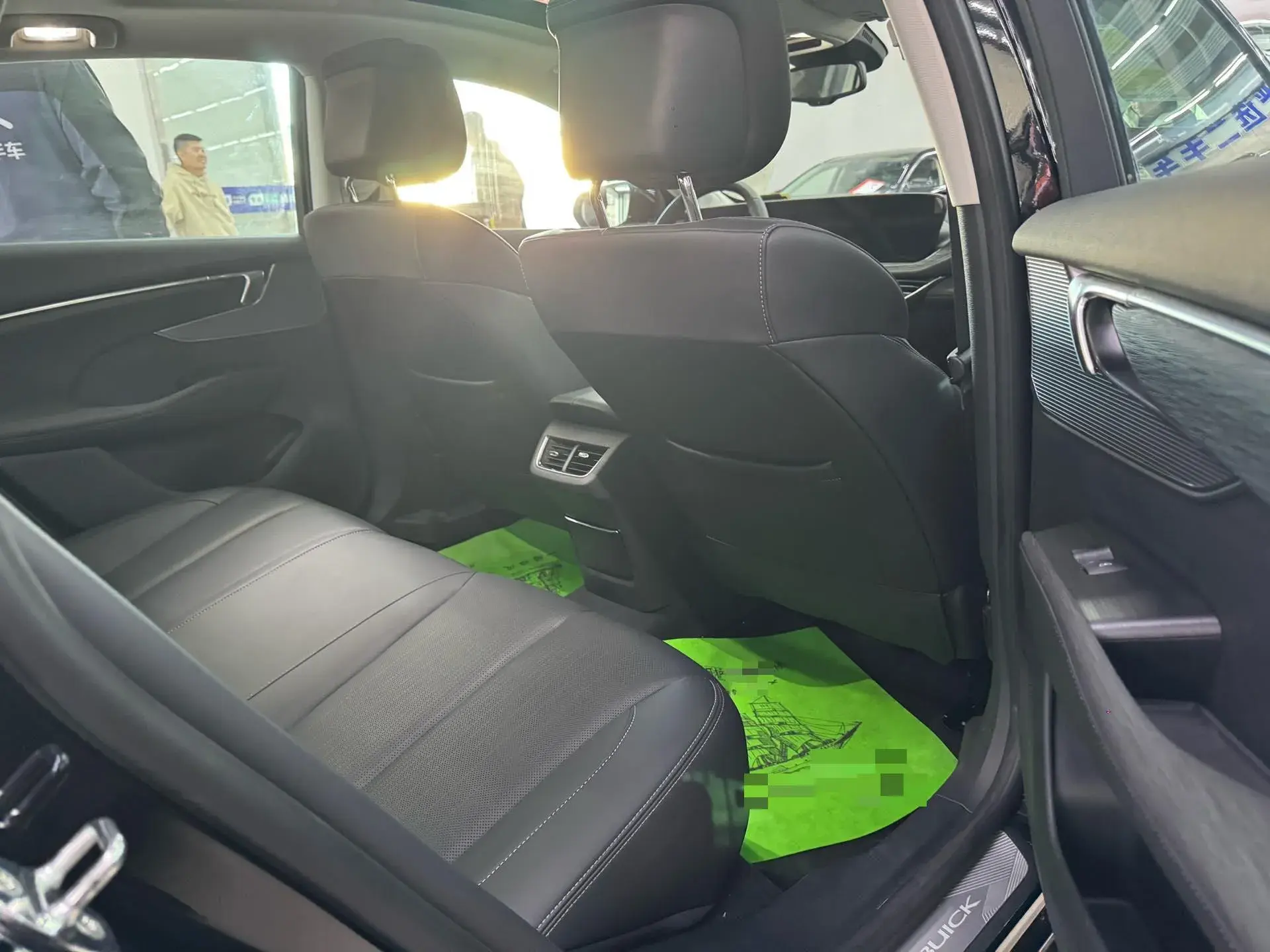 2025 BUICK LARCOSSE thumbnail 4