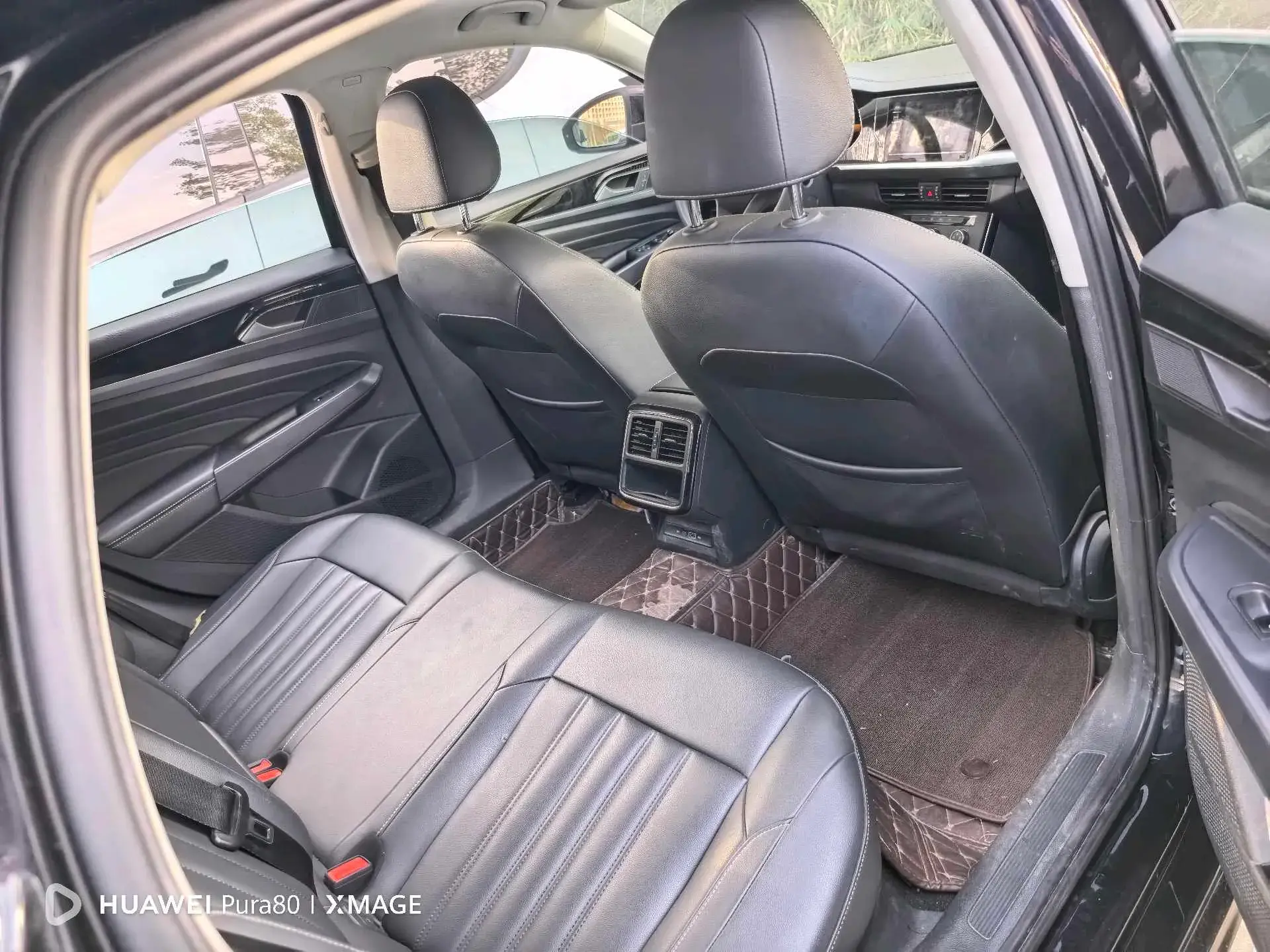 2022 VOLKSWAGEN PASSAT thumbnail 4