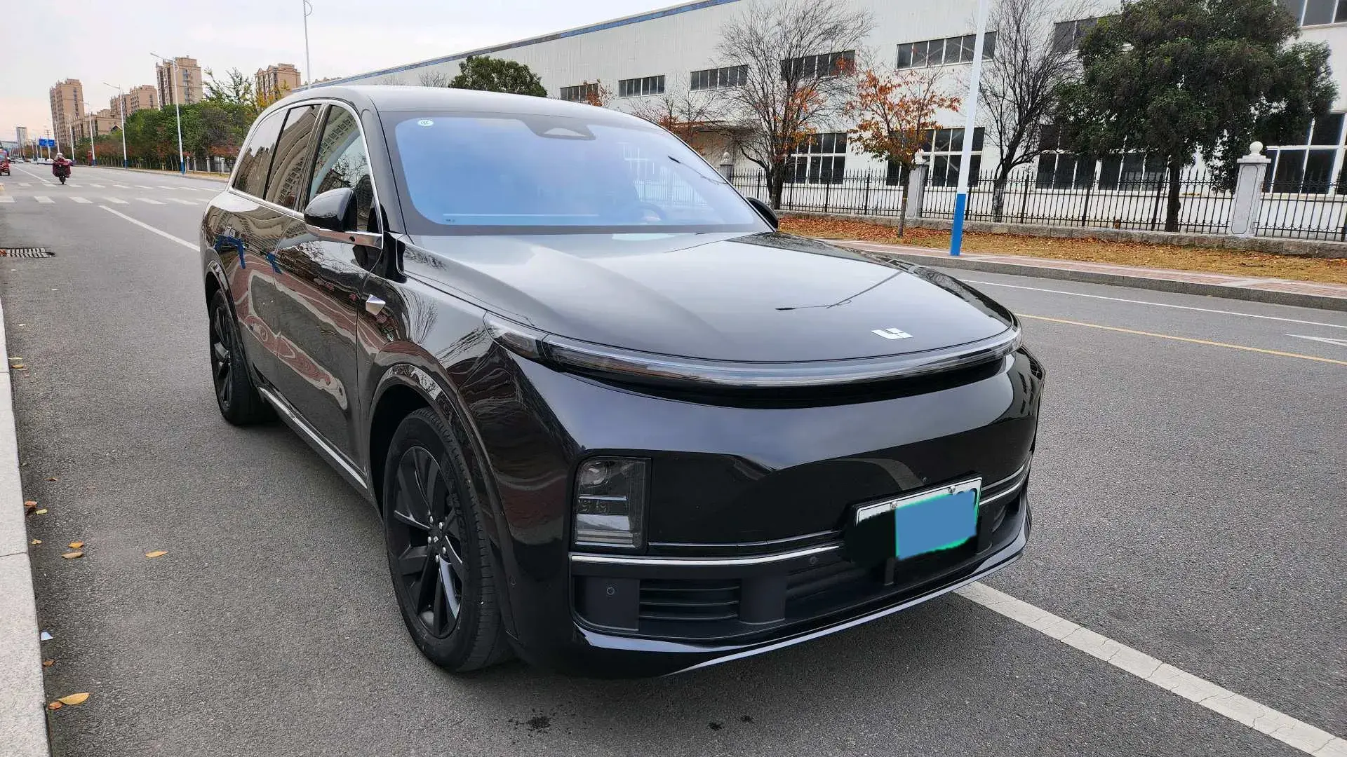 2023 LI L8 thumbnail 3