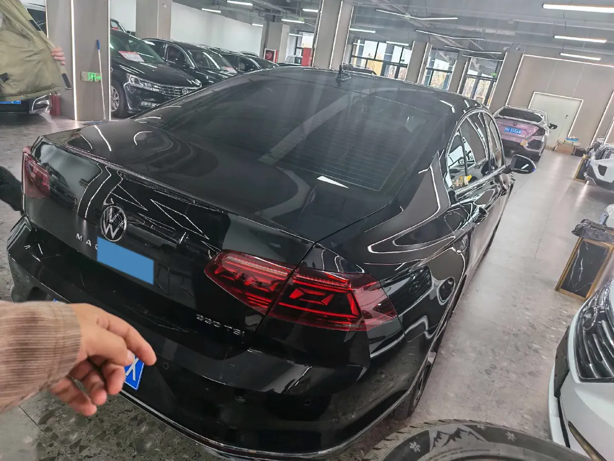 2025 Volkswagen Magotan 2.0T 186HP L4 7DCT,autocango,china used car exporter,china ev exporter,chinese used car exporter,chinese used ev exporter