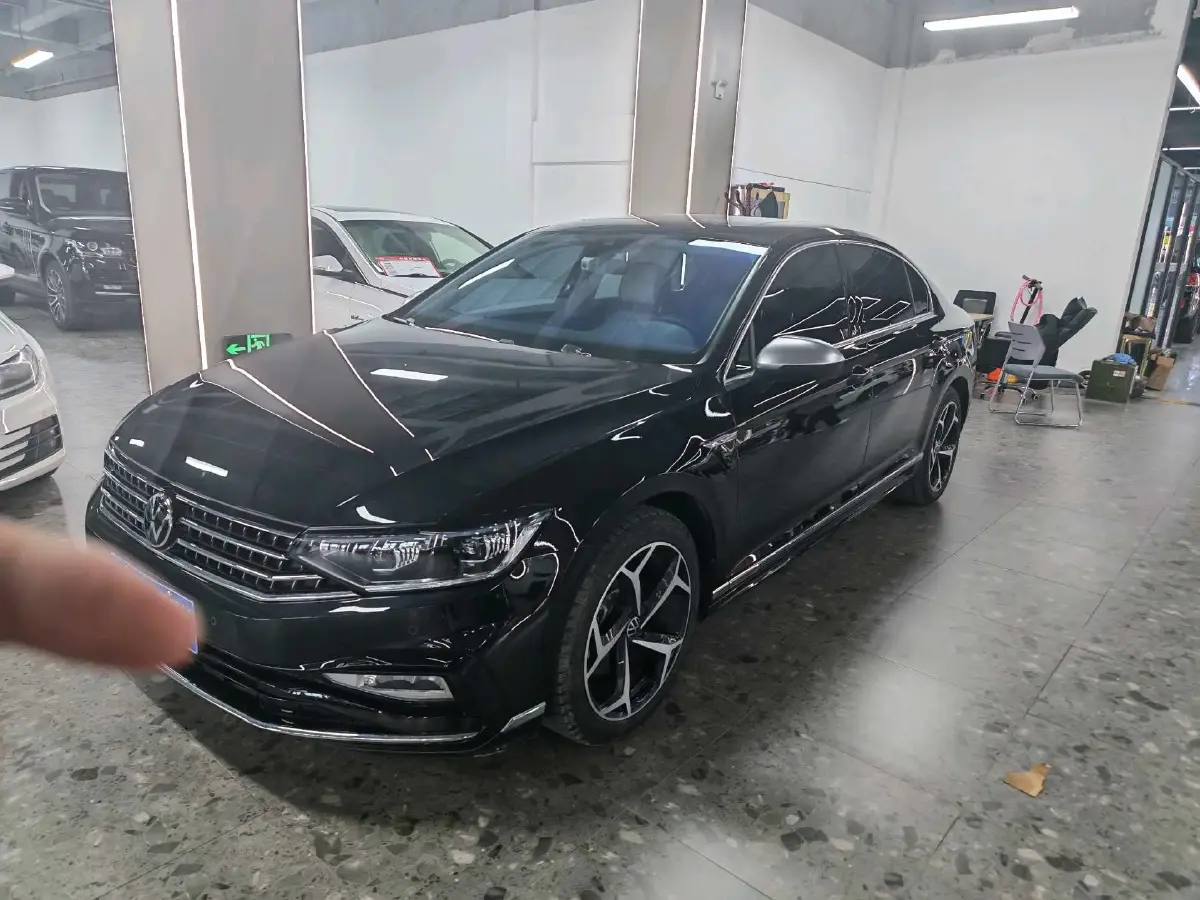 2025 Volkswagen Magotan 2.0T 186HP L4 7DCT