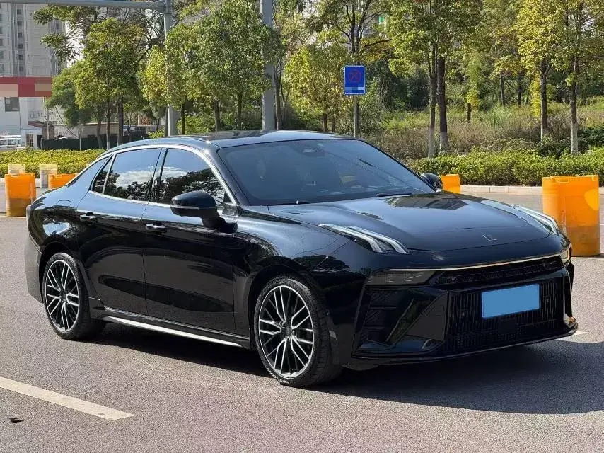 2023 LYNK&CO 03 thumbnail 3