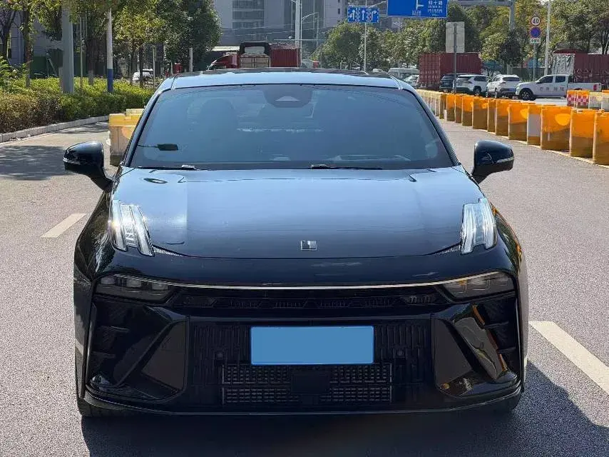 2023 LYNK&CO 03 thumbnail 2