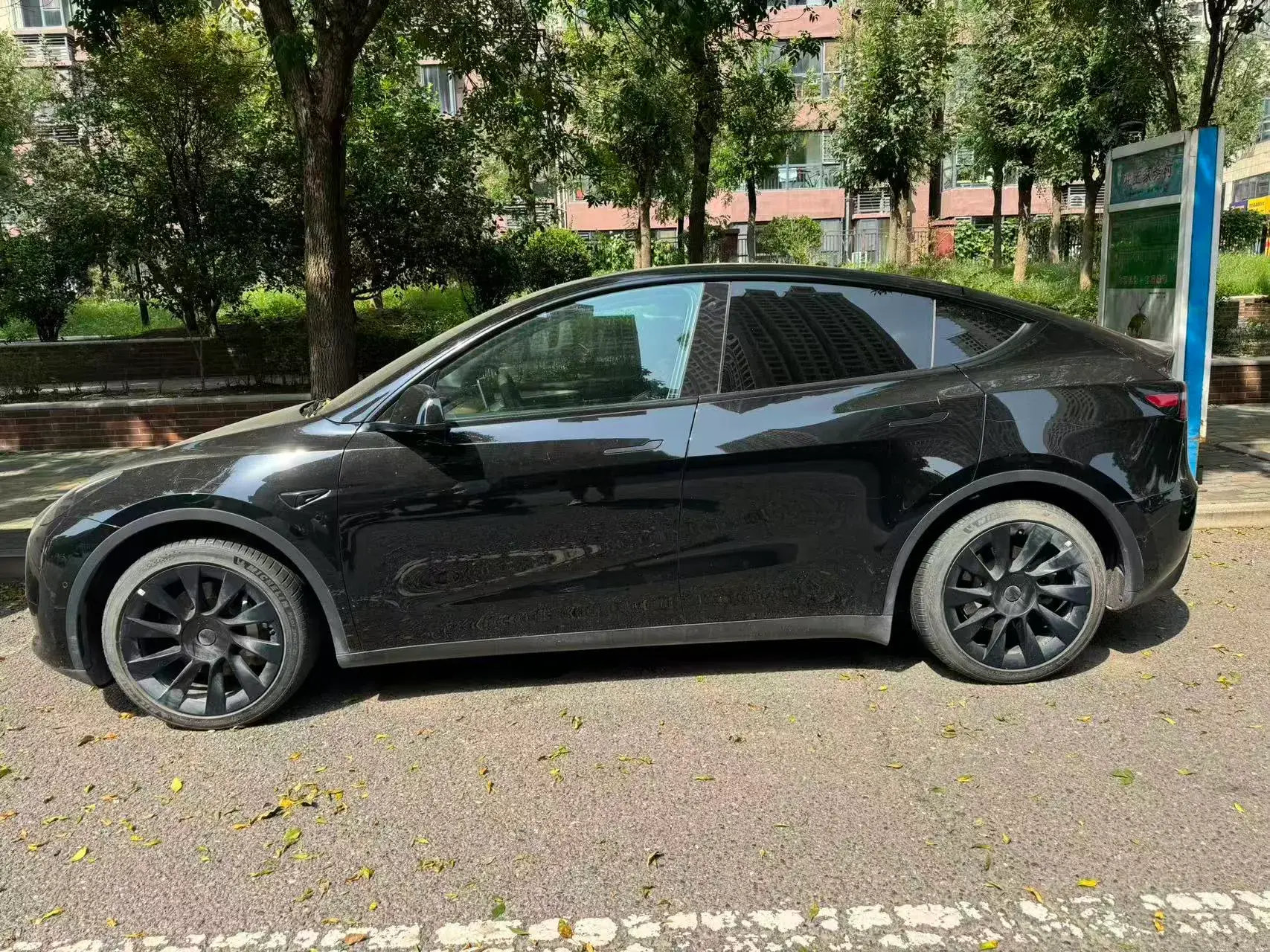 2022 TESLA MODEL thumbnail 3