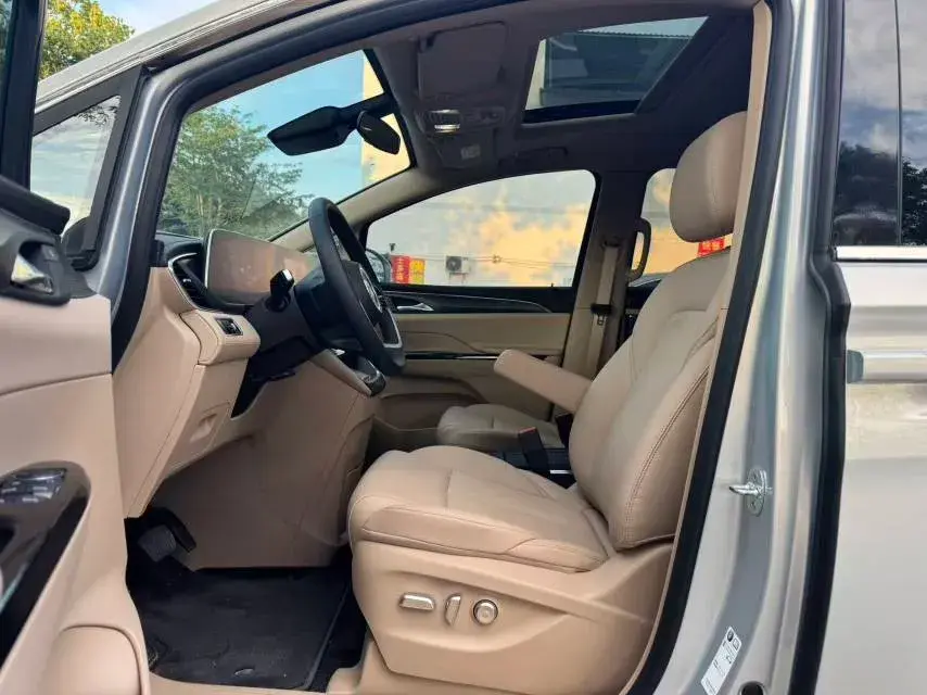 2025 BUICK GL8 thumbnail 4