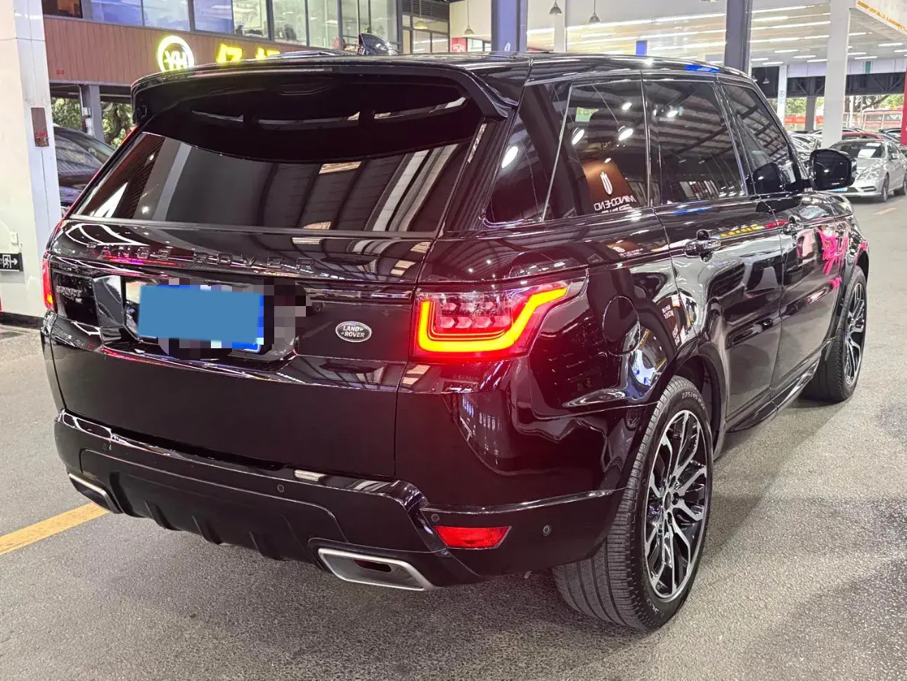 2022 LAND ROVER thumbnail 4