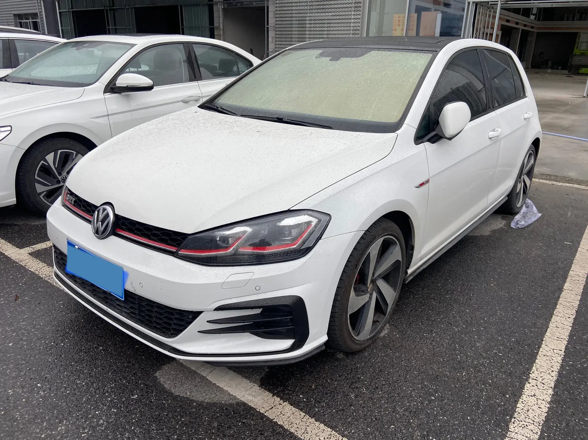 2018 VOLKSWAGEN GOLFGTI view 1