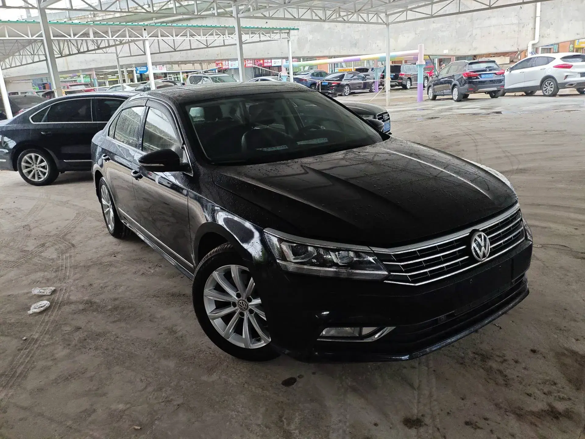 2017 VOLKSWAGEN PASSAT thumbnail 2