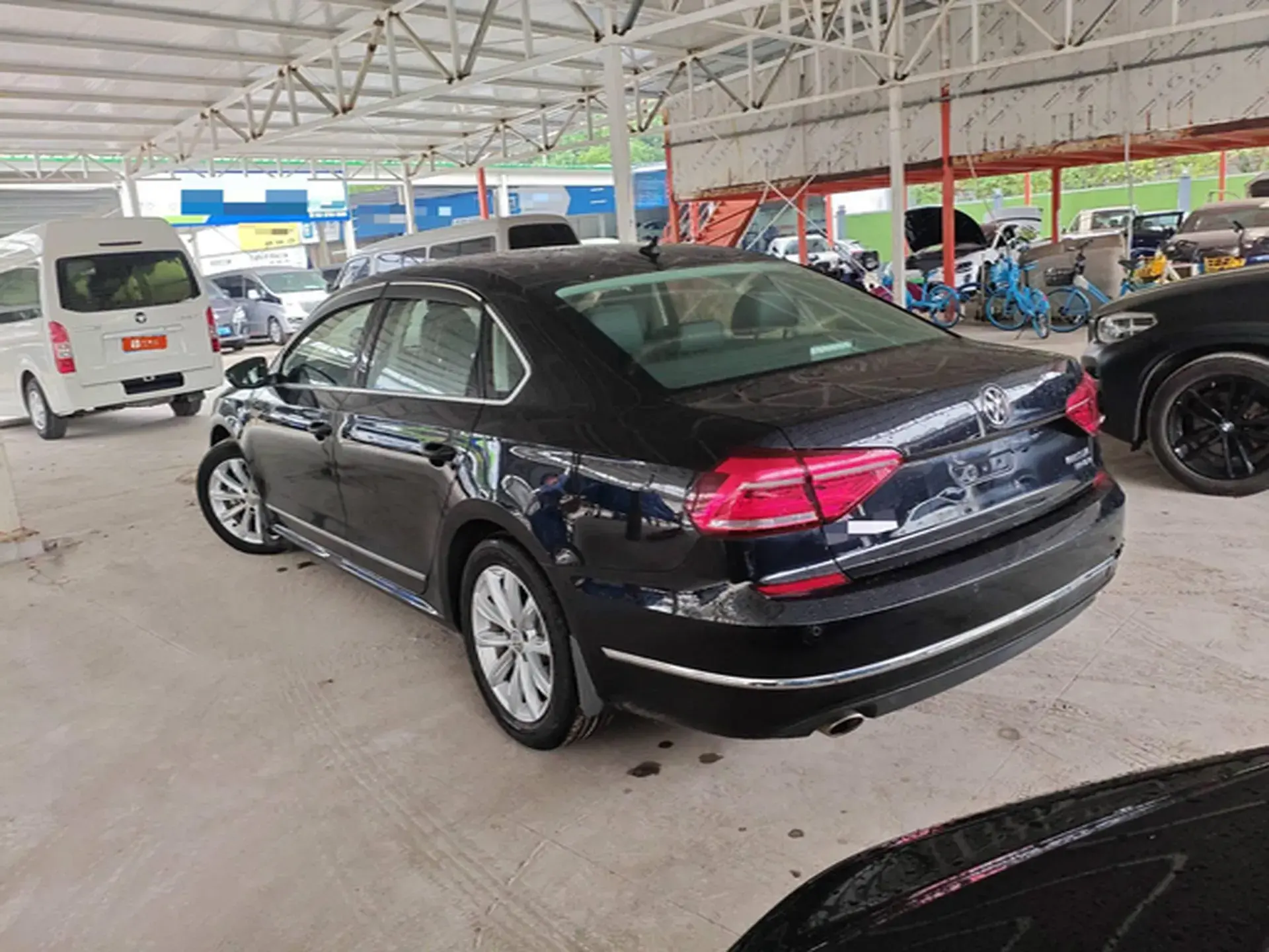 2017 VOLKSWAGEN PASSAT thumbnail 3