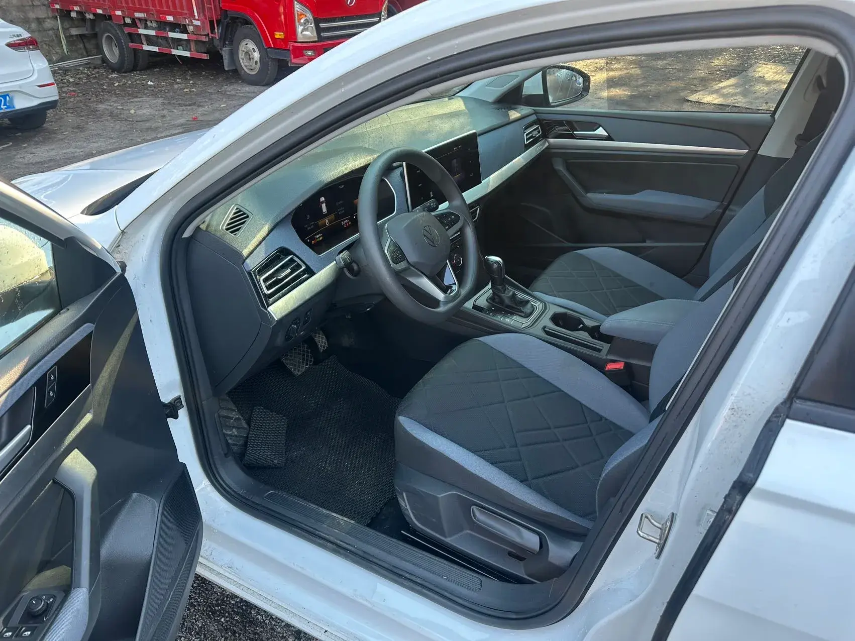 2023 VOLKSWAGEN LAVIDA thumbnail 3