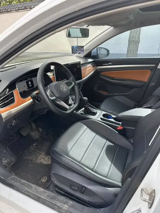 2023 VOLKSWAGEN BORA thumbnail 2