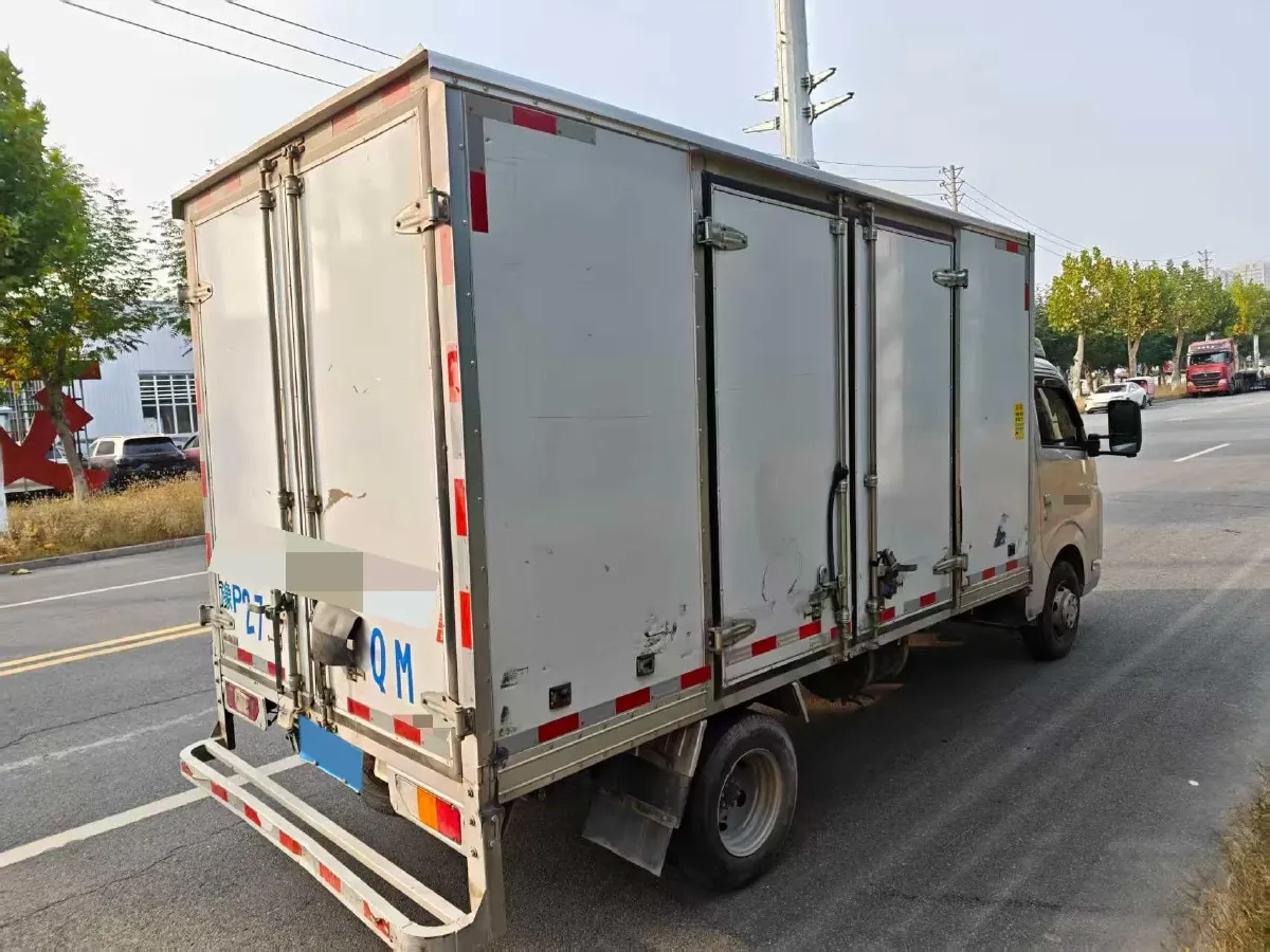 2023 WuLing Loong Truck 2.0L 136HP L4 5MT,autocango,china used car exporter,china ev exporter,chinese used car exporter,chinese used ev exporter