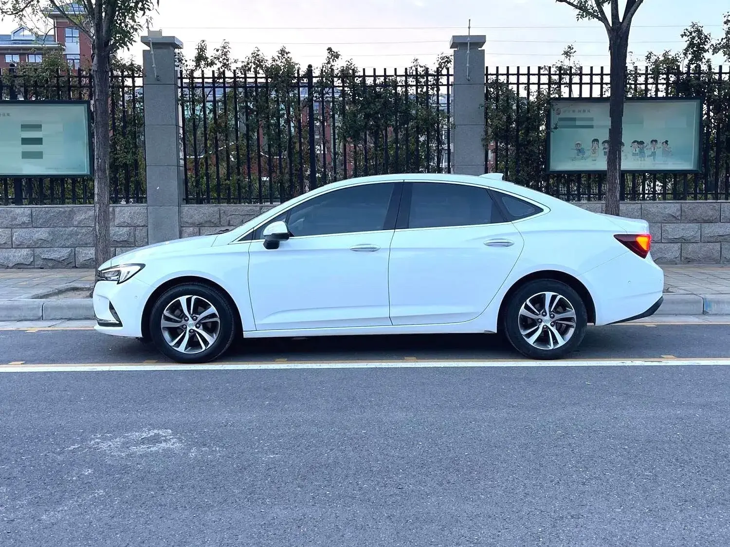 2020 BUICK VERANO thumbnail 4