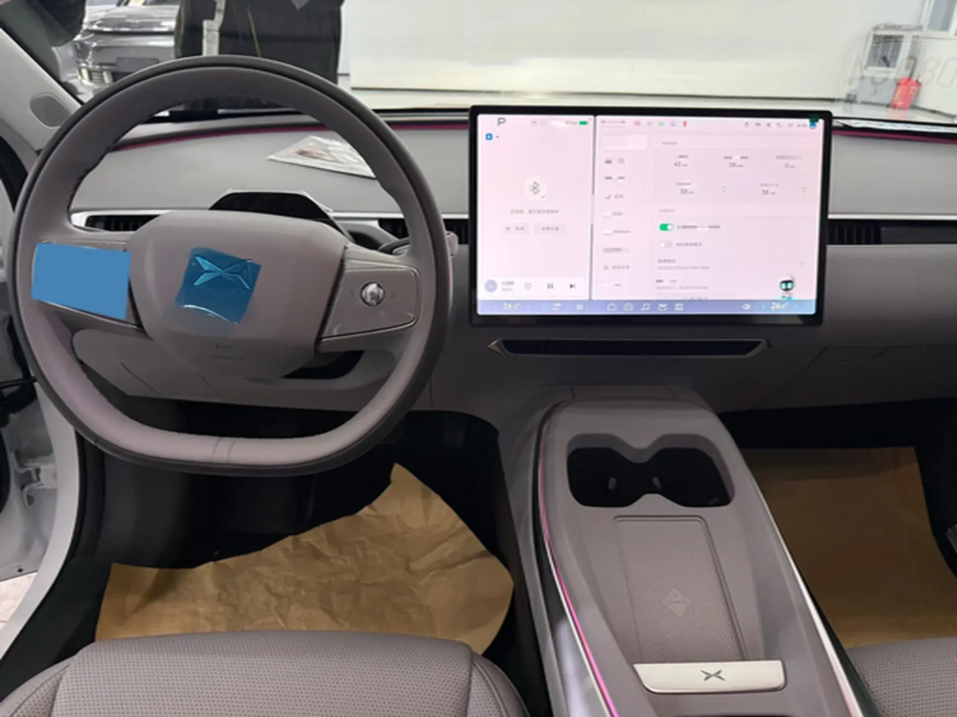 2025 XPENG MONA thumbnail 4