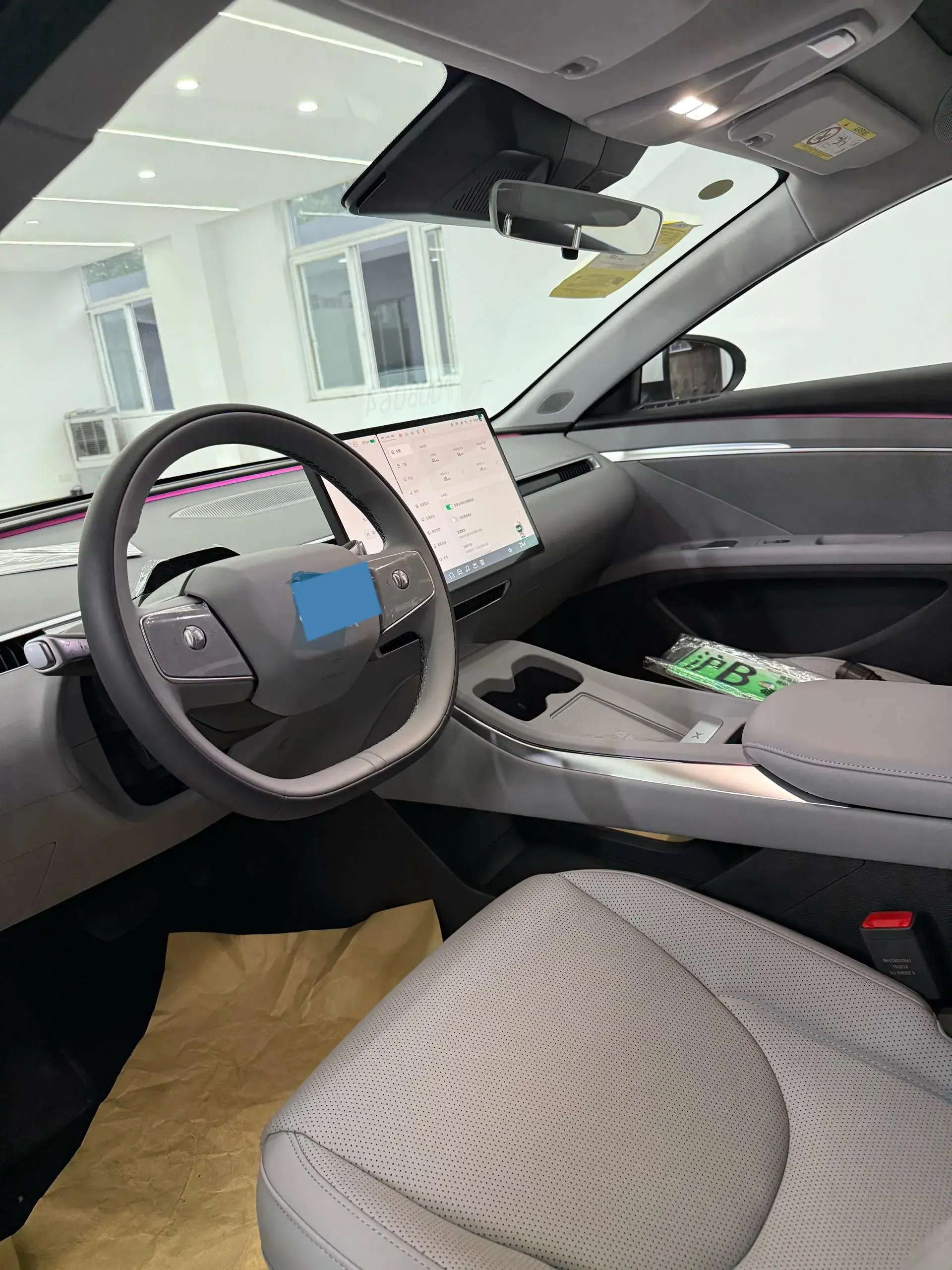 2025 XPENG MONA thumbnail 2