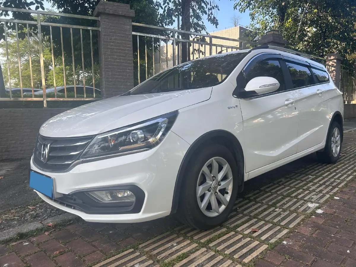 2017 BaoJun 310W 1.5L 105HP L4 6MT