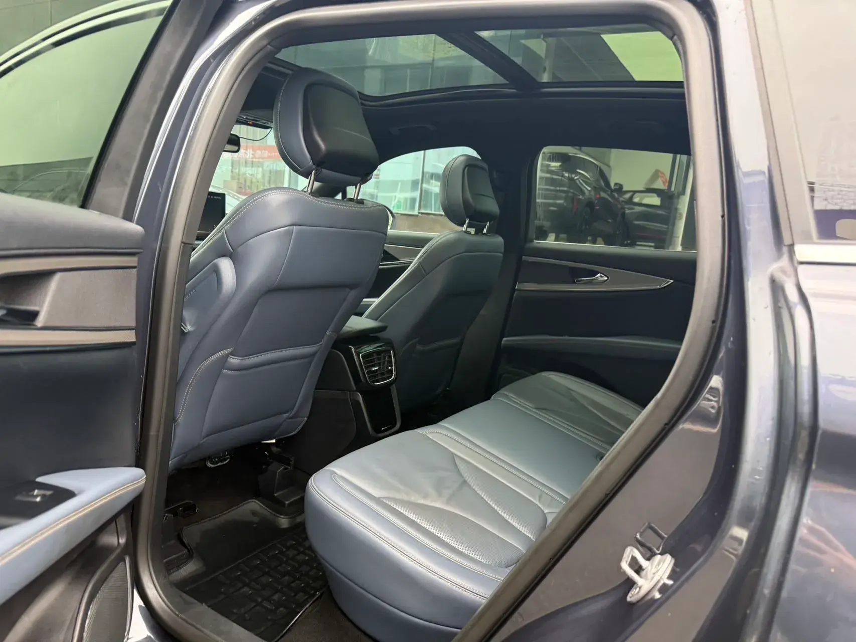 2021 LINCOLN NAUTILUS thumbnail 4