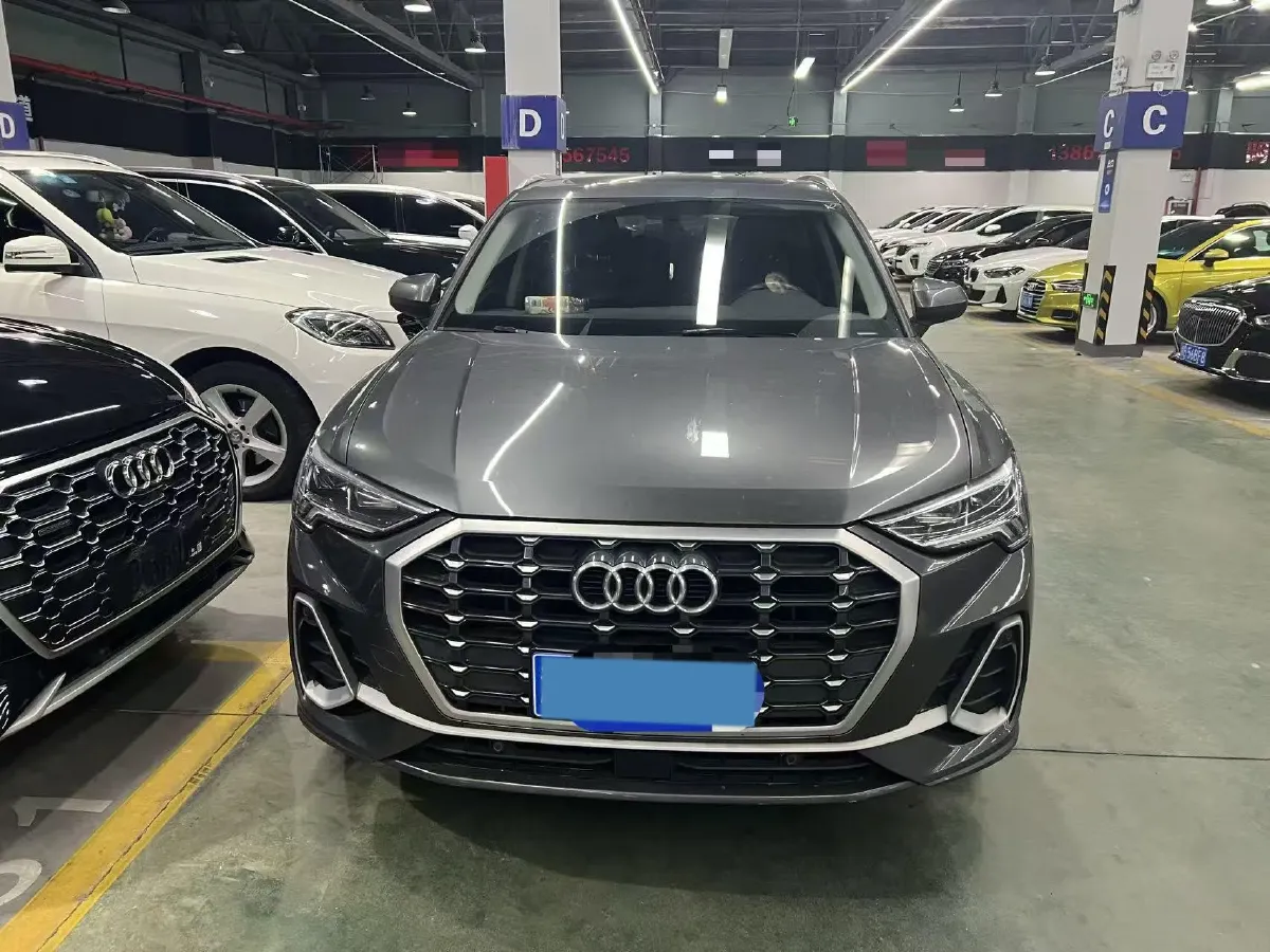 2021 Audi Q3 2.0T 186HP L4 7DCT,autocango,china used car exporter,china ev exporter,chinese used car exporter,chinese used ev exporter