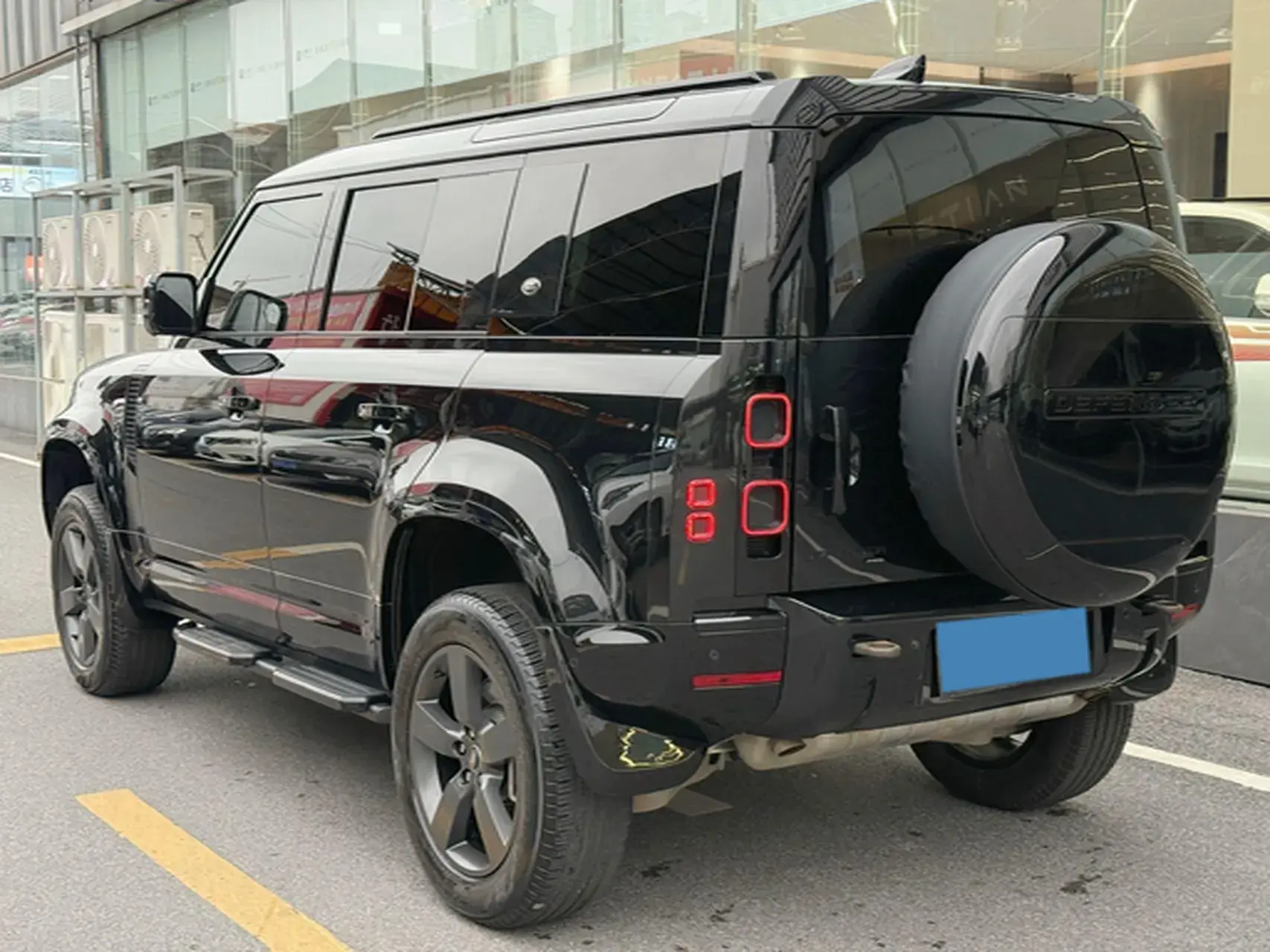 2023 LAND ROVER thumbnail 2