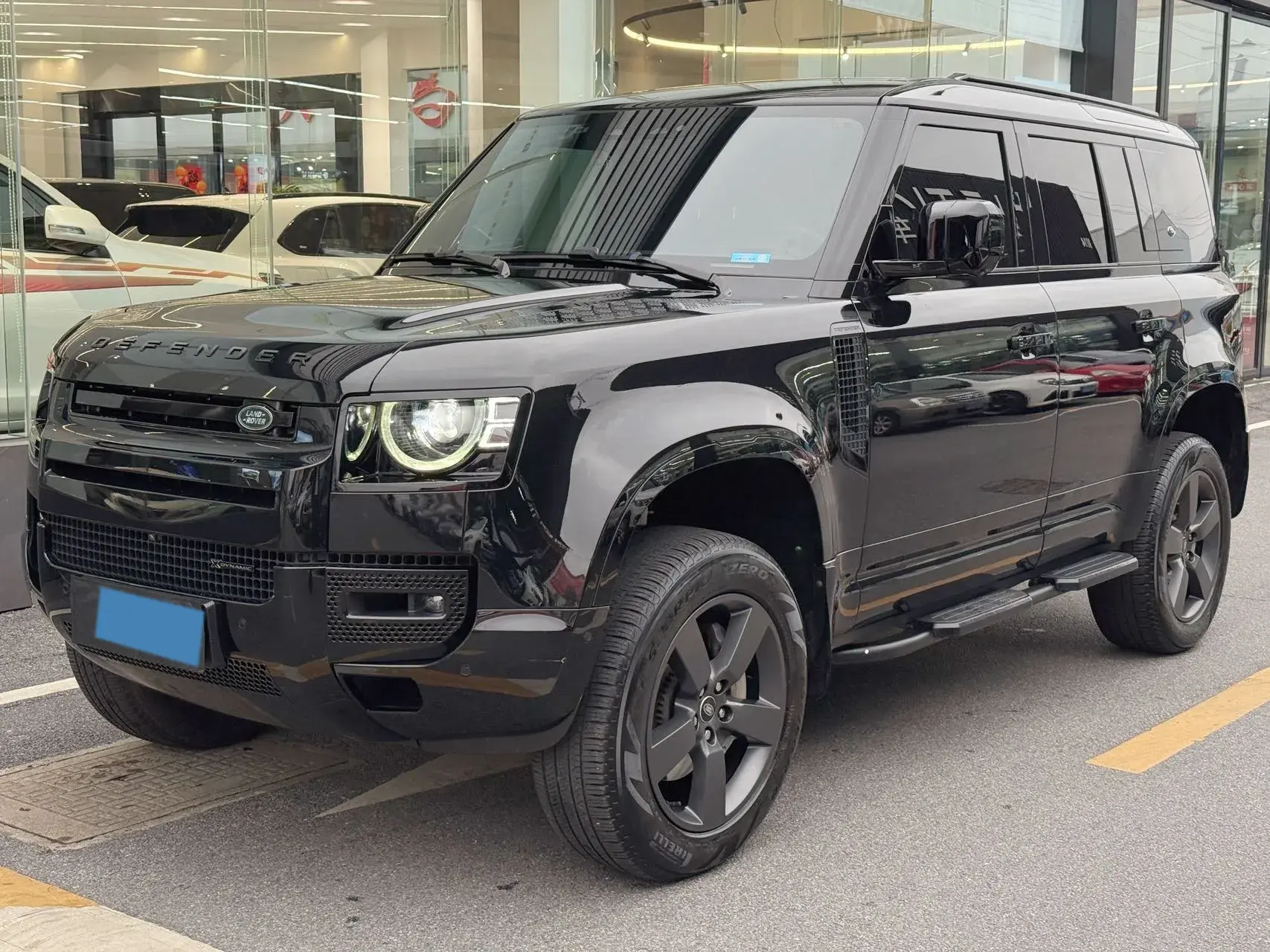 2023 LAND ROVER view 1