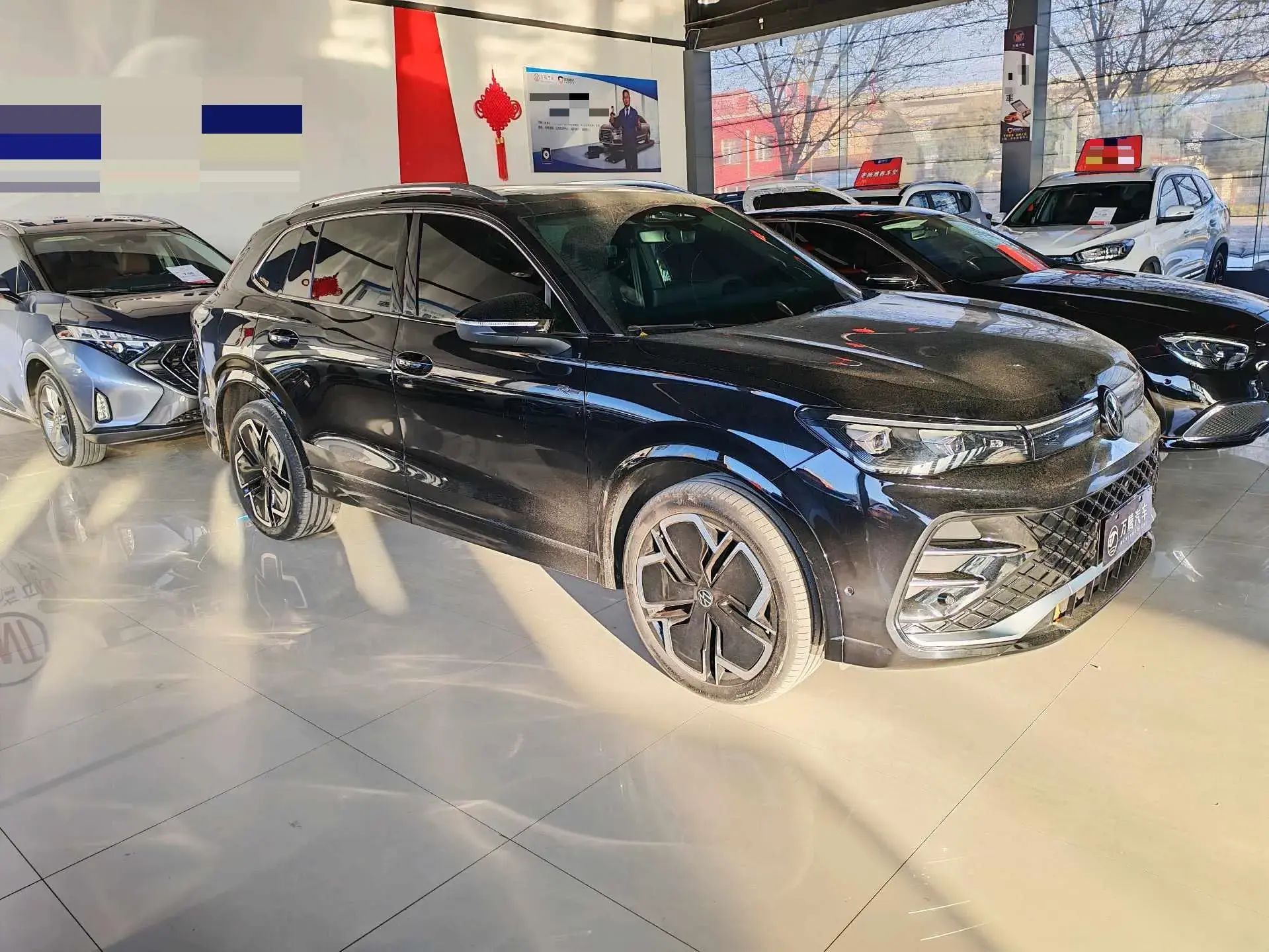 2024 VOLKSWAGEN TIGUAN thumbnail 2