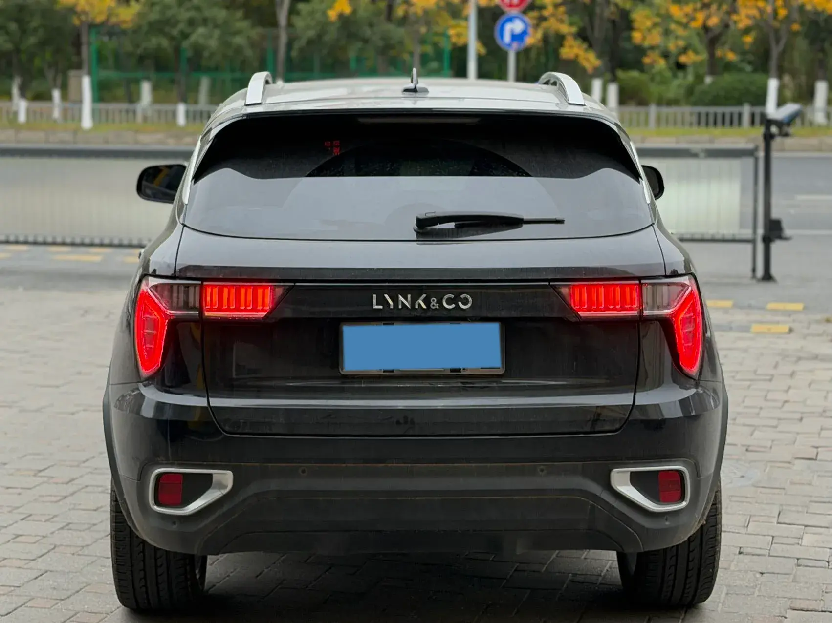 2019 LYNK&CO 01 thumbnail 3