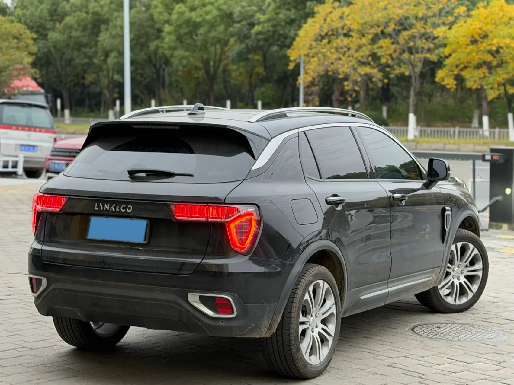 2019 LYNK&CO 01 thumbnail 4