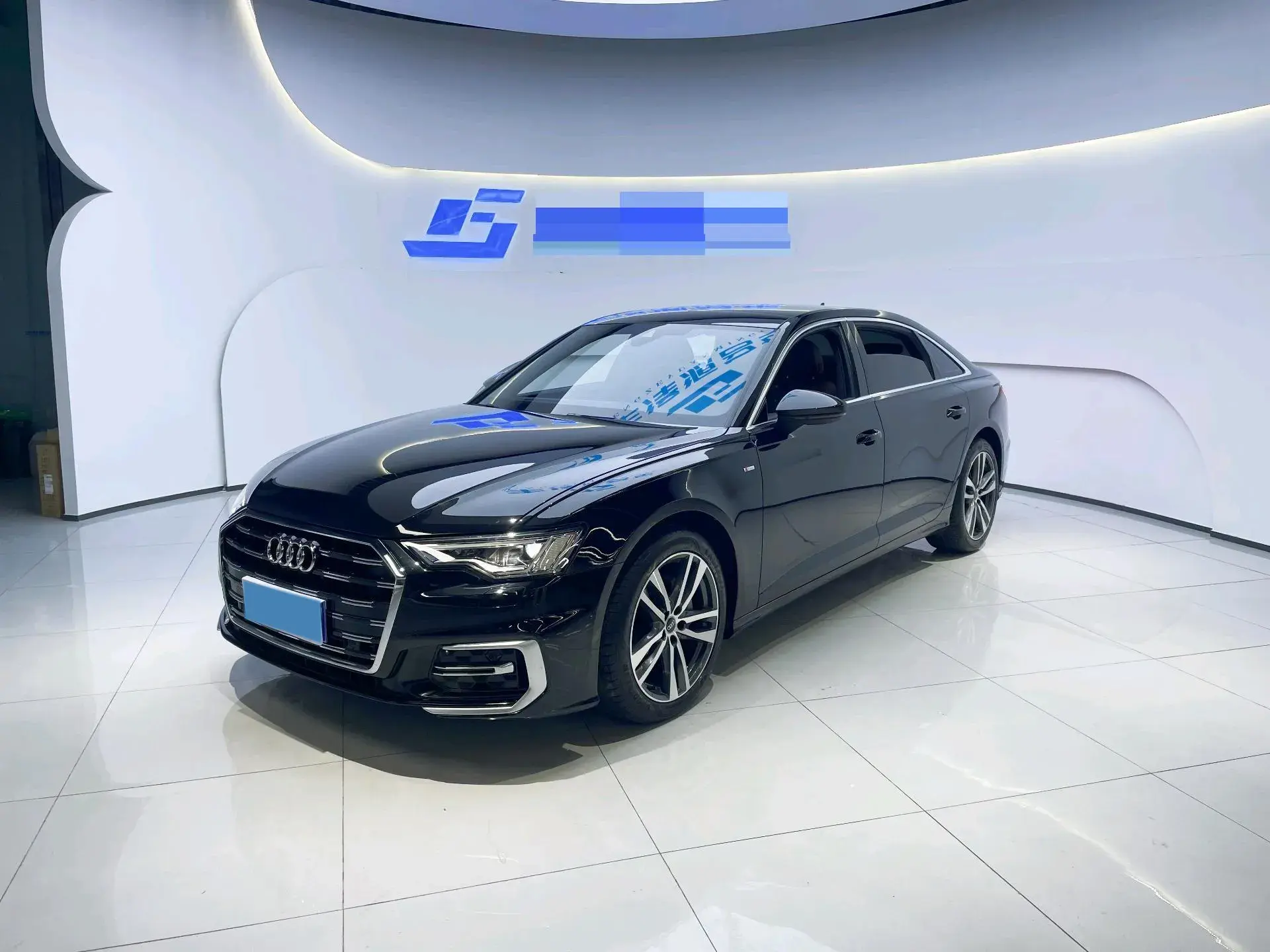 2025 AUDI A6L view 1