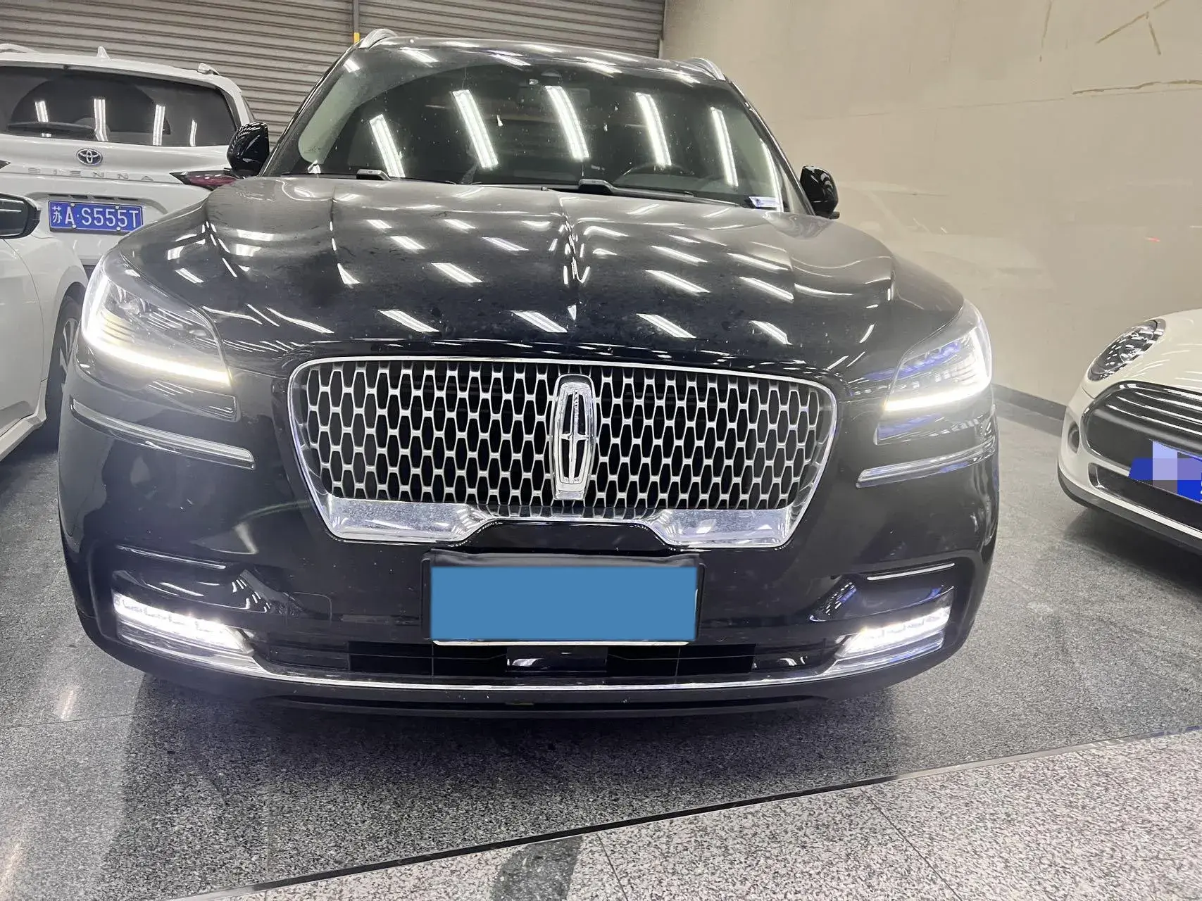 2023 LINCOLN AVIATOR thumbnail 2