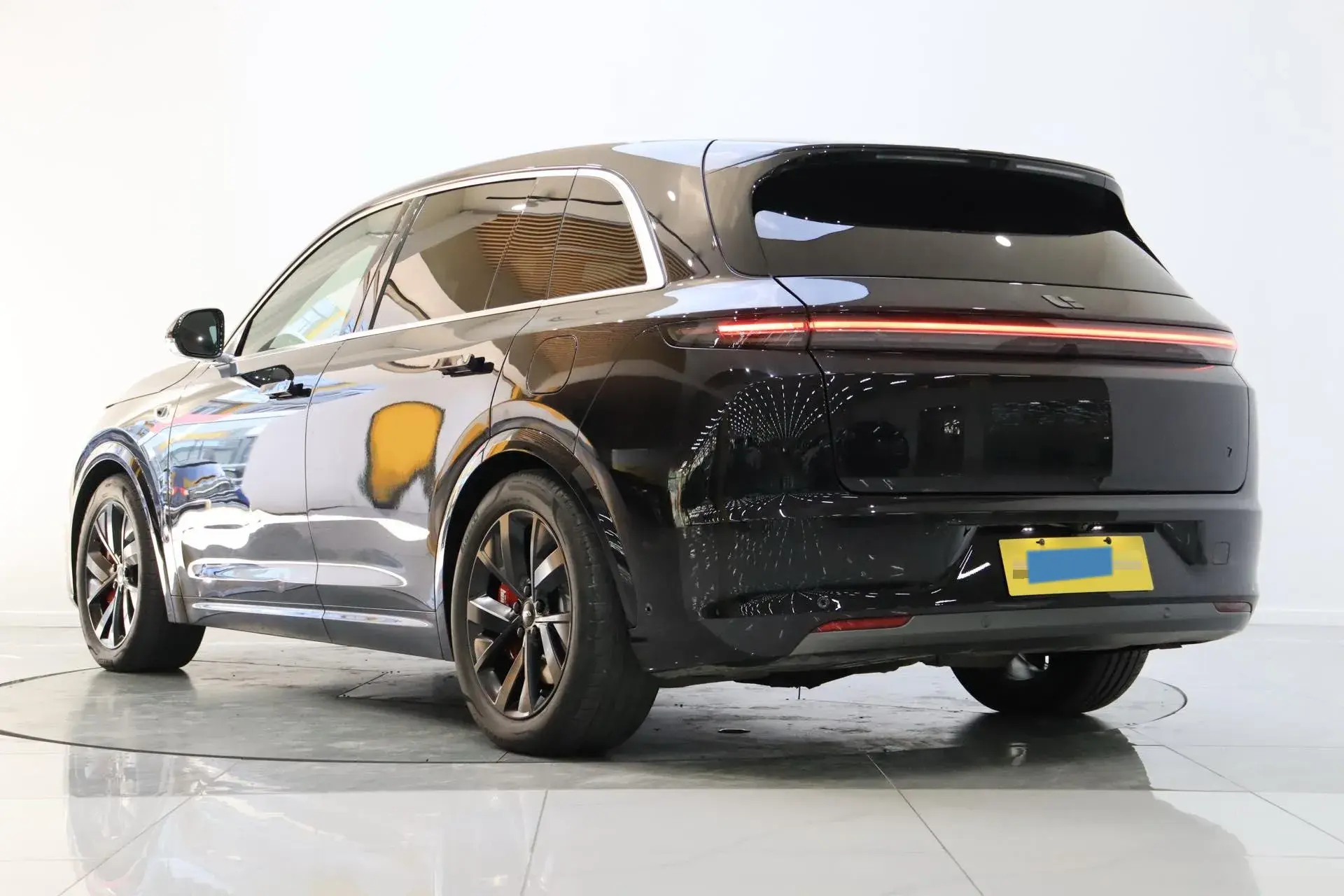 2023 LI L7 thumbnail 3