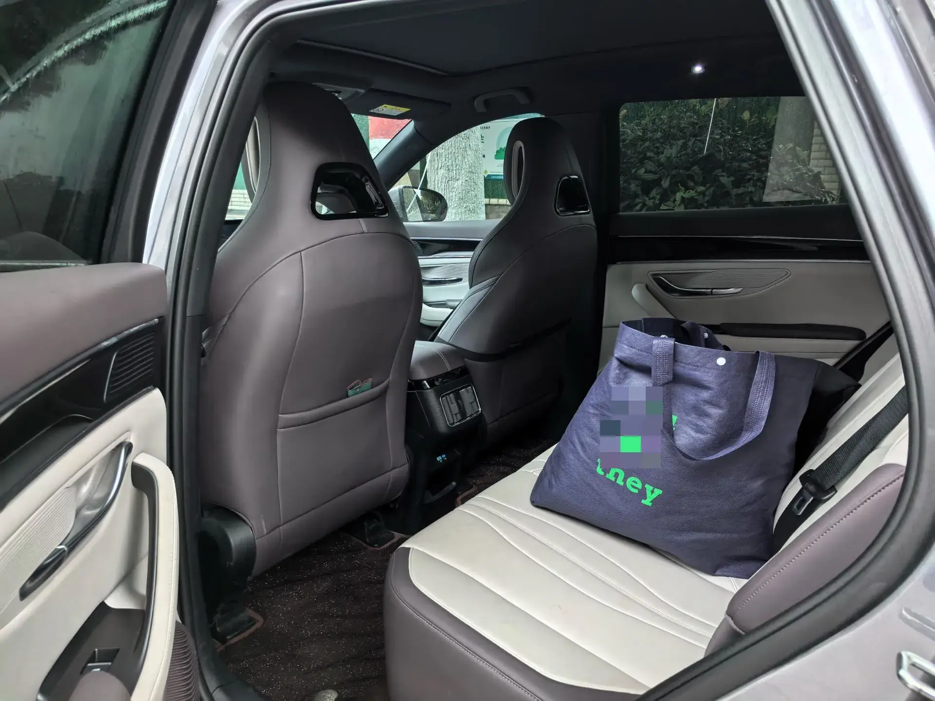 2024 BYD SONG thumbnail 3