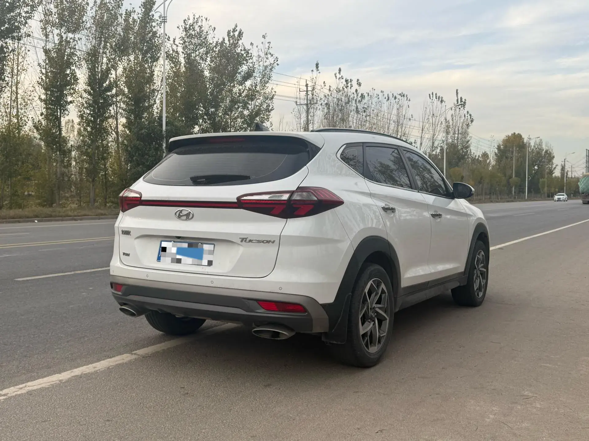 2020 HYUNDAI TUCSON thumbnail 4