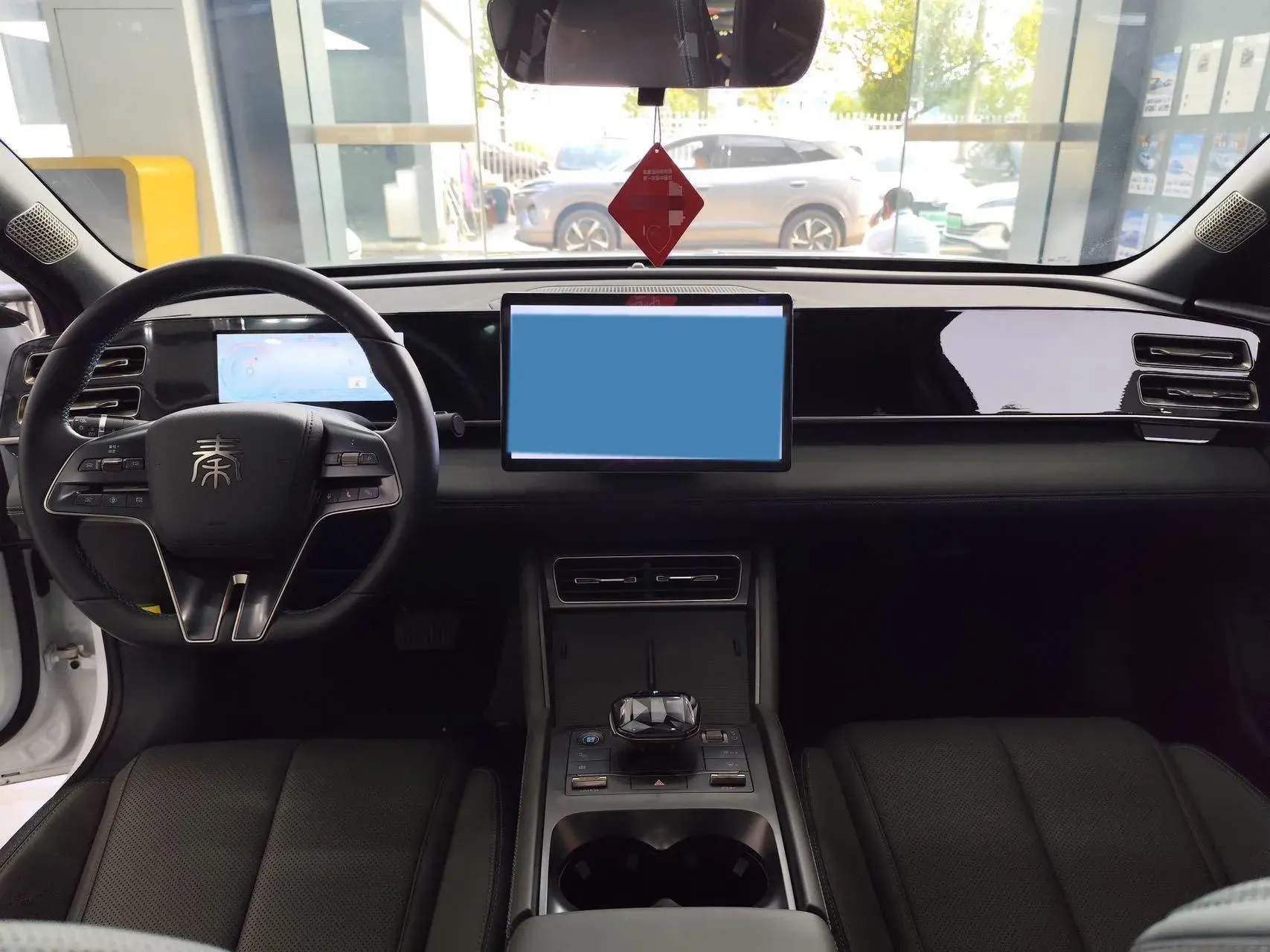 2024 BYD QINL thumbnail 4