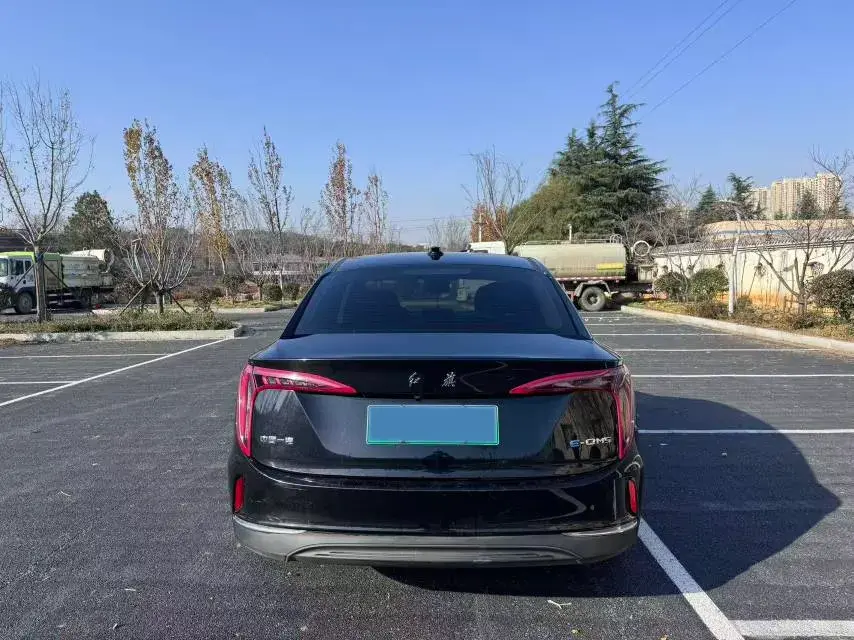 2022 HONGQI E-QM5 thumbnail 4