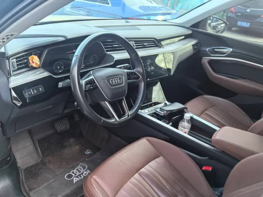 2019 Audi e-tron 2AT BEV 95KWH,autocango,china used car exporter,china ev exporter,chinese used car exporter,chinese used ev exporter