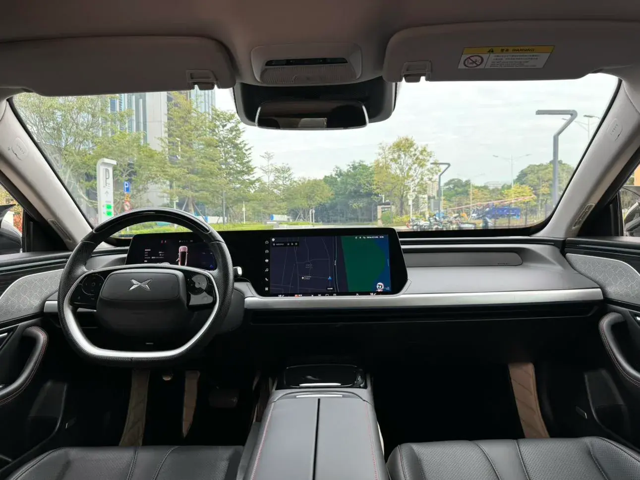 2023 XPENG P7 thumbnail 2