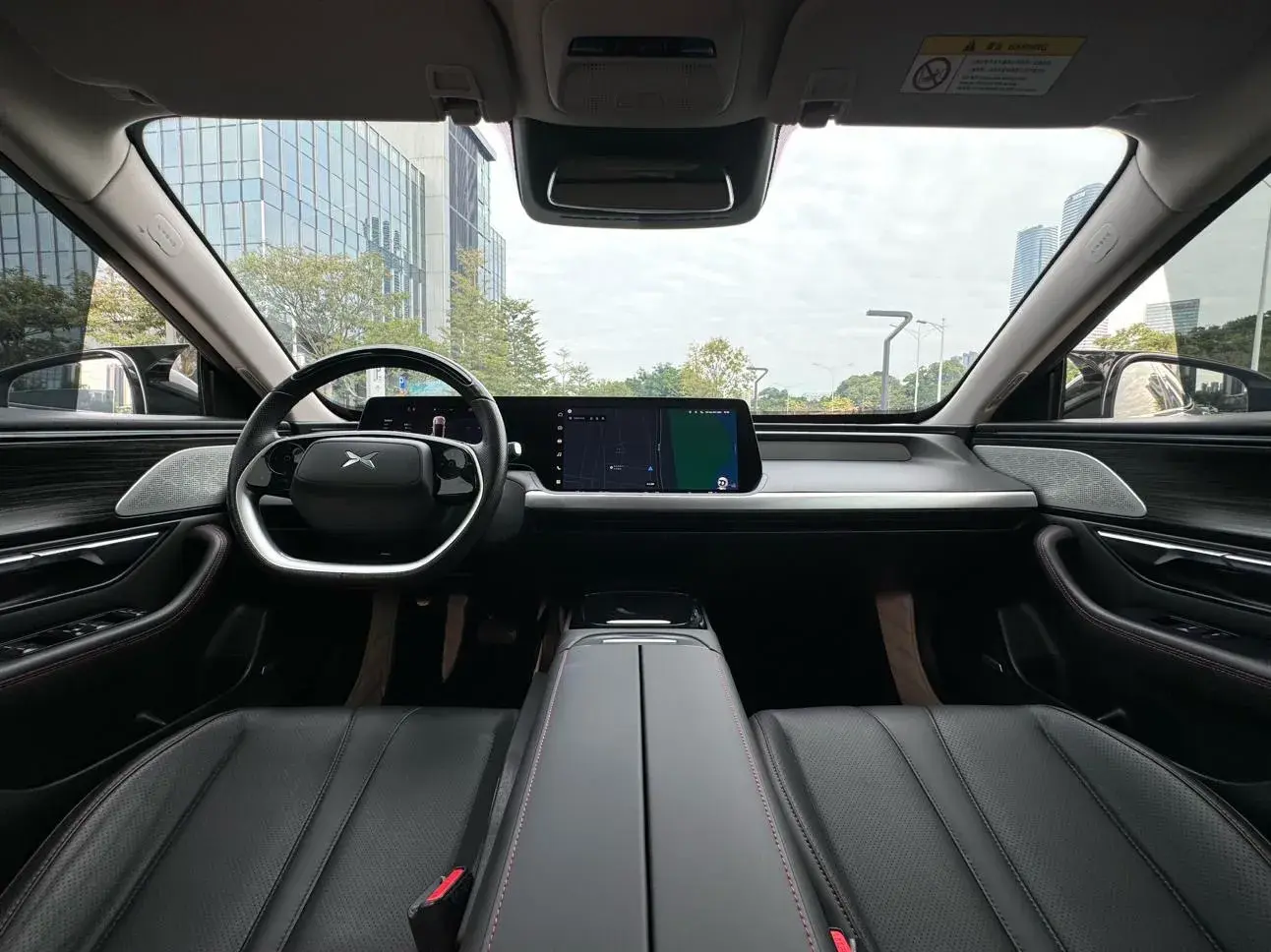 2023 XPENG P7 thumbnail 3