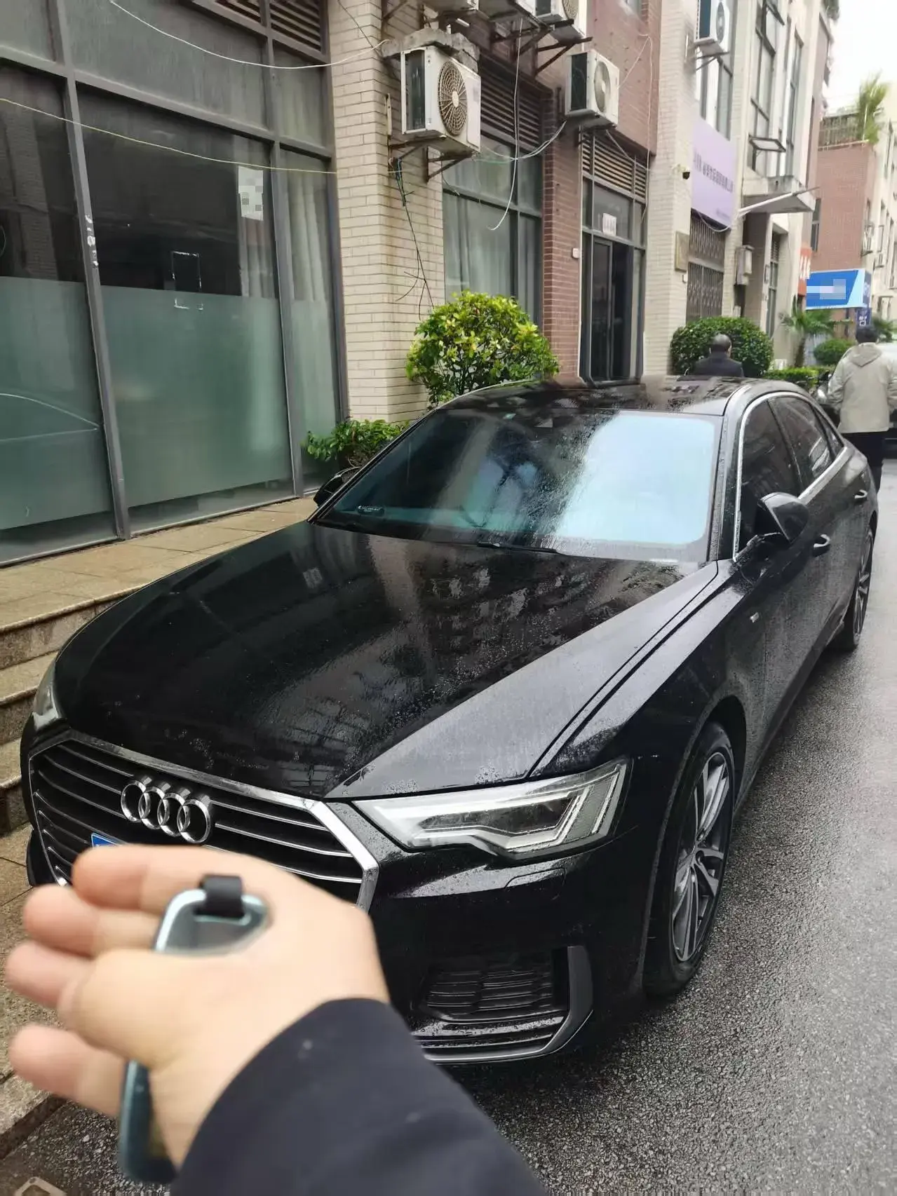 2021 AUDI A6L view 1