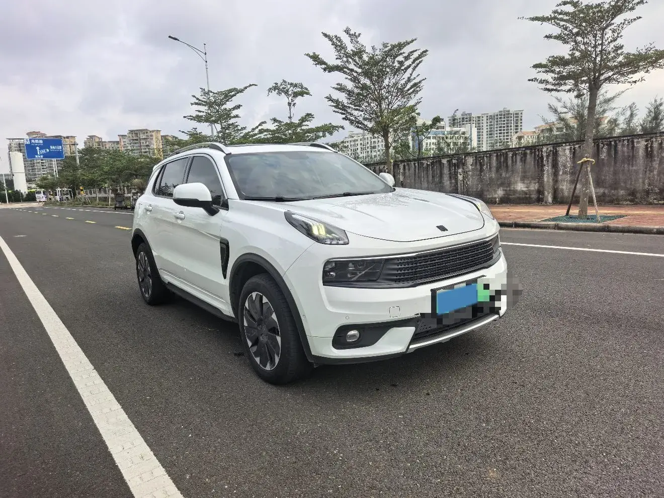 2019 LYNK&CO 01 thumbnail 2