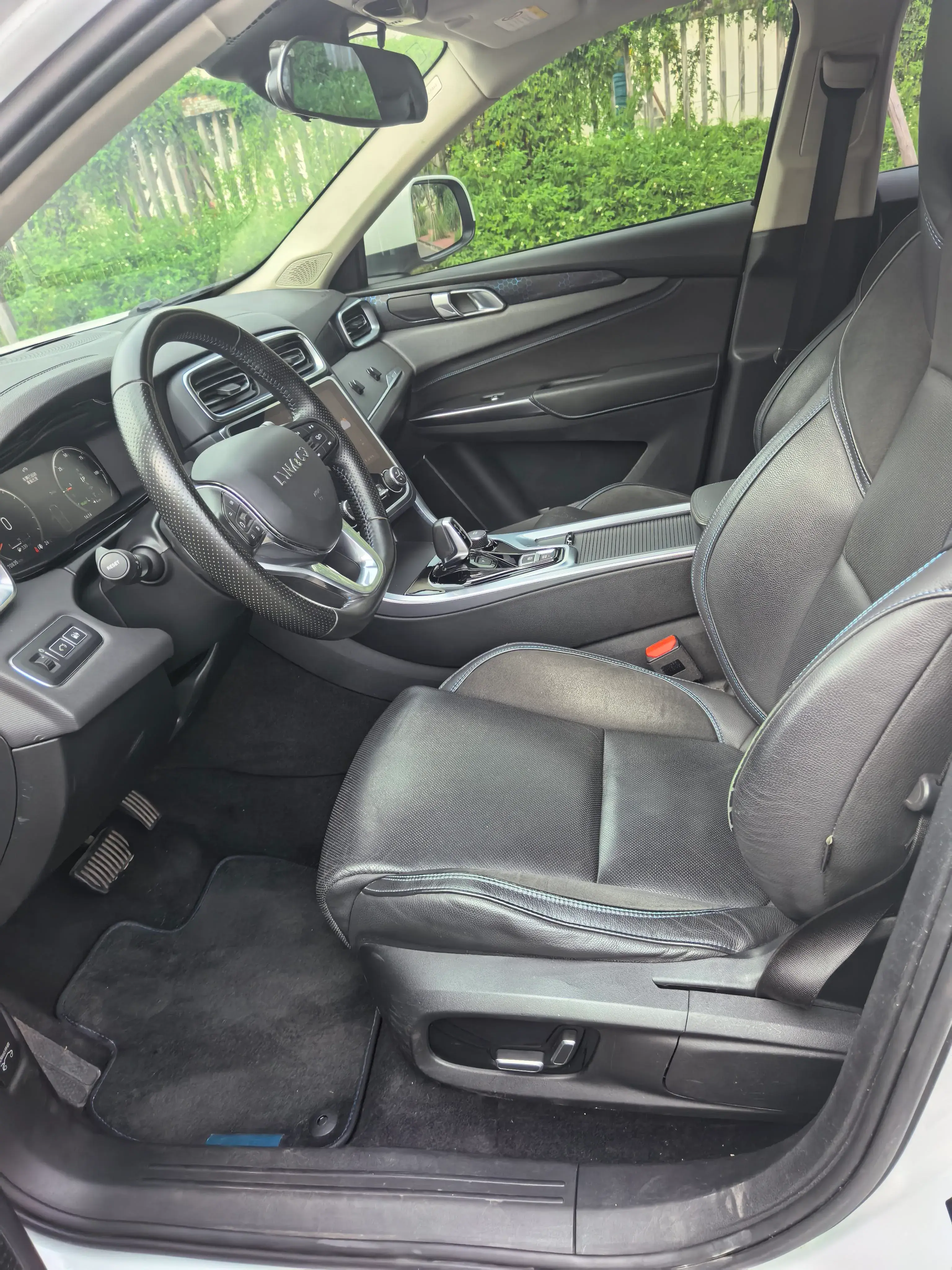 2019 LYNK&CO 01 thumbnail 4