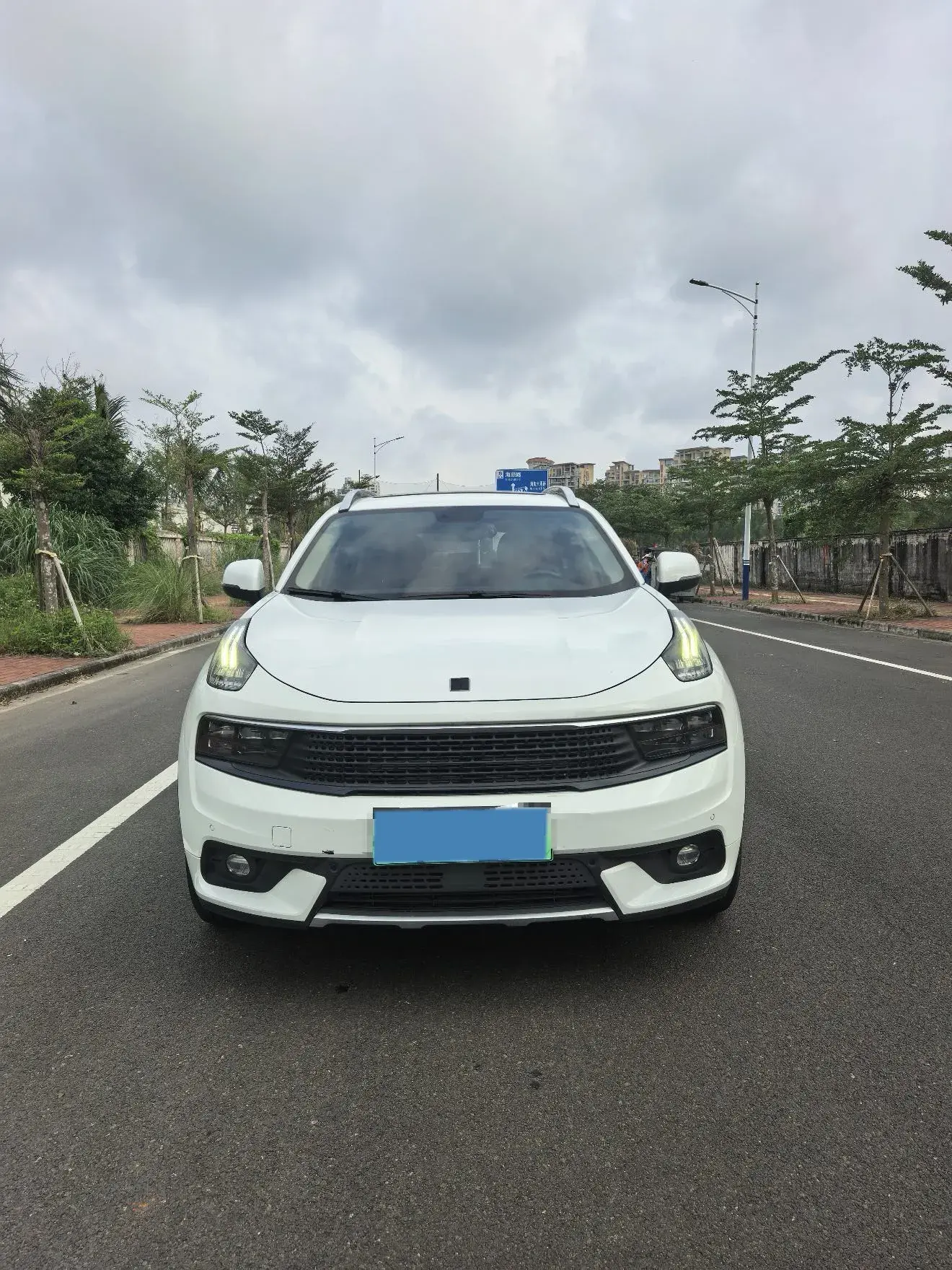 2019 LYNK&CO 01 thumbnail 3