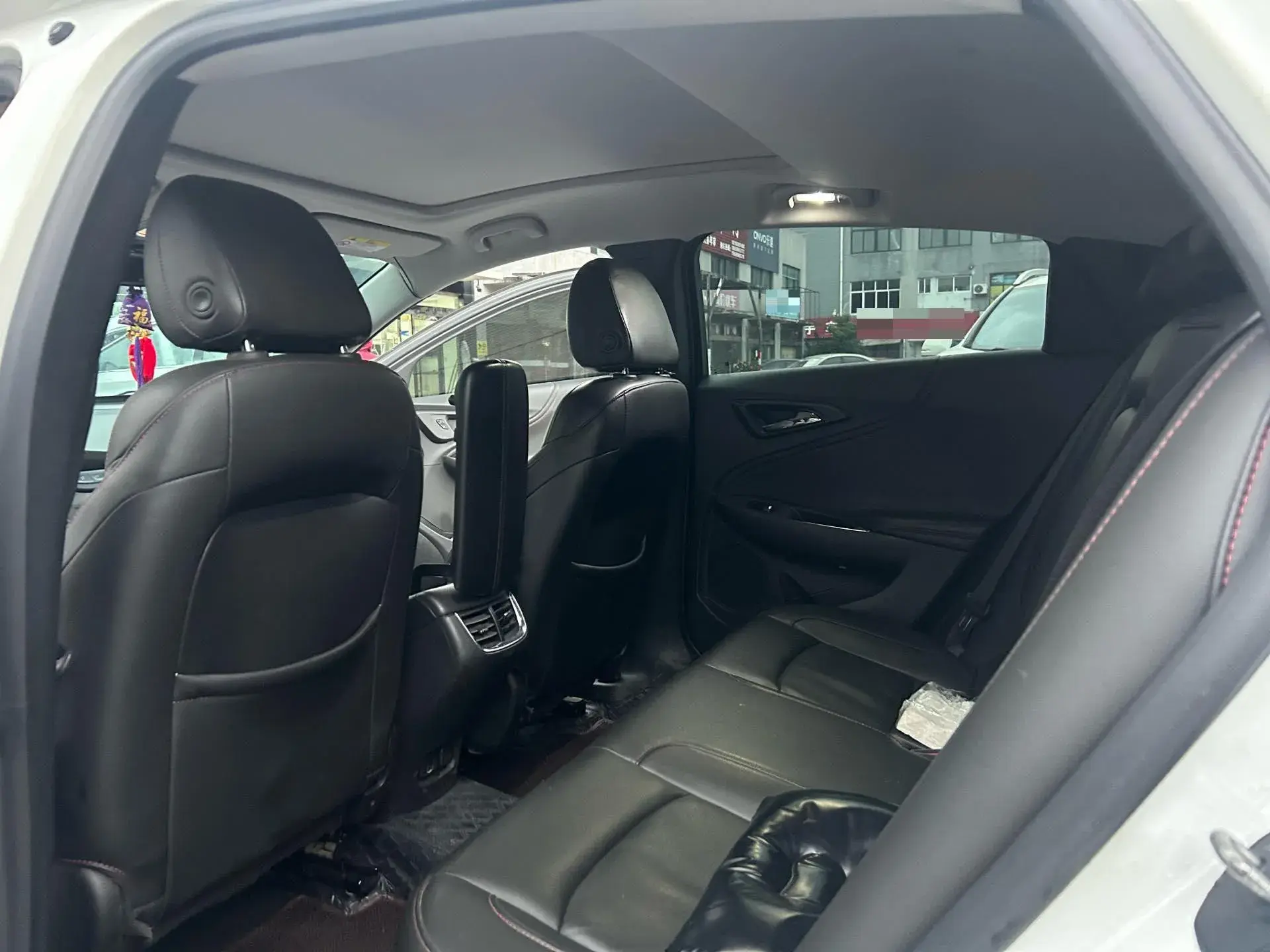 2019 CHEVROLET MALIBU thumbnail 4