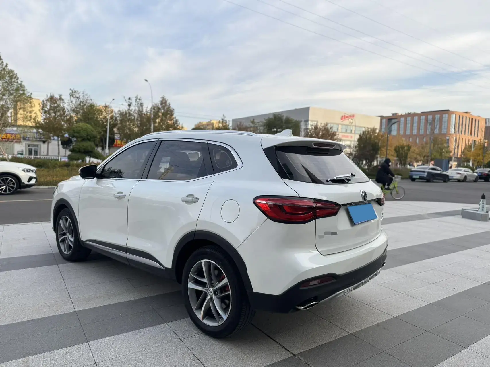 2019 MG HS thumbnail 4