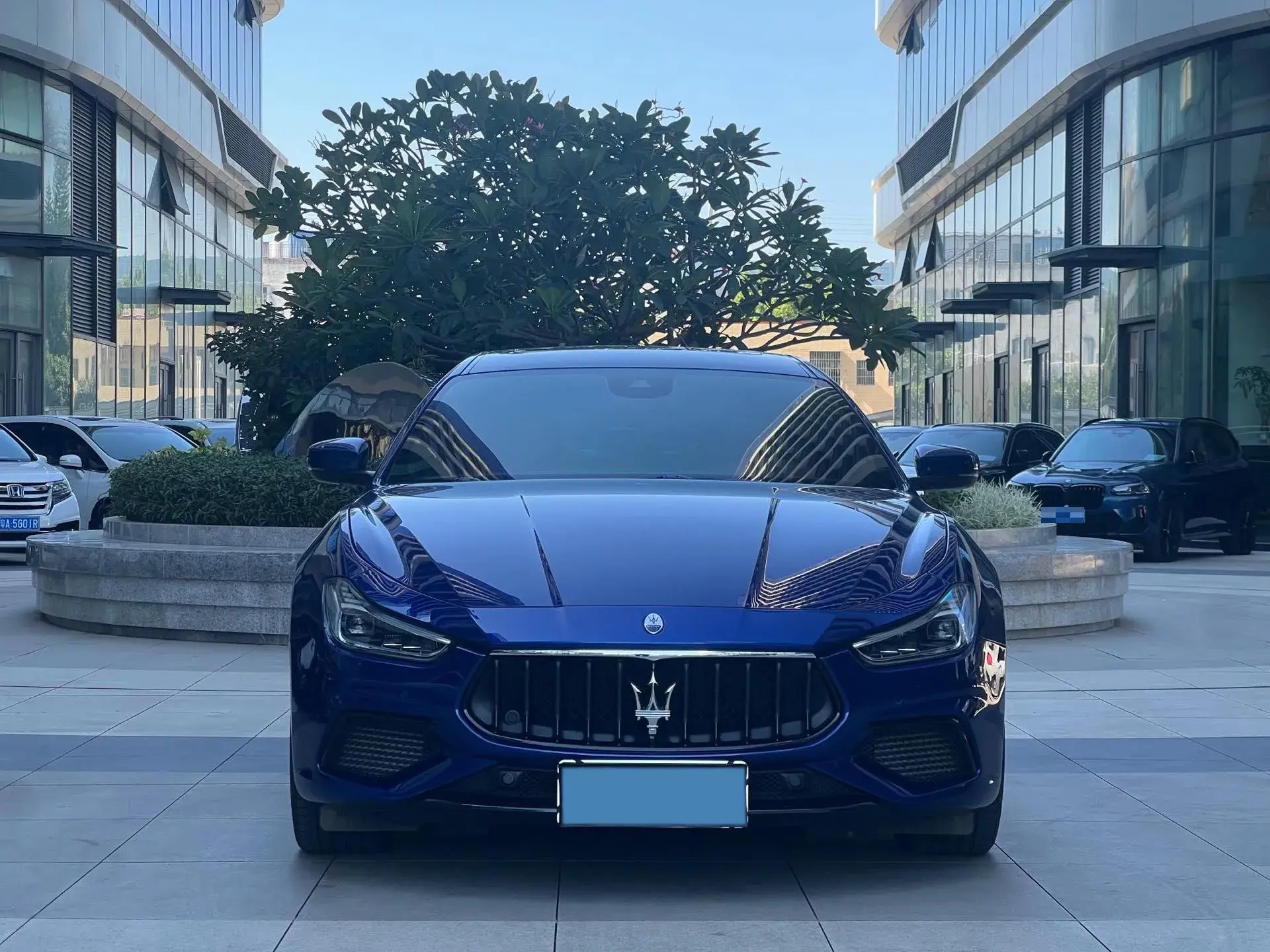 2023 MASERATI GHIBLI thumbnail 2