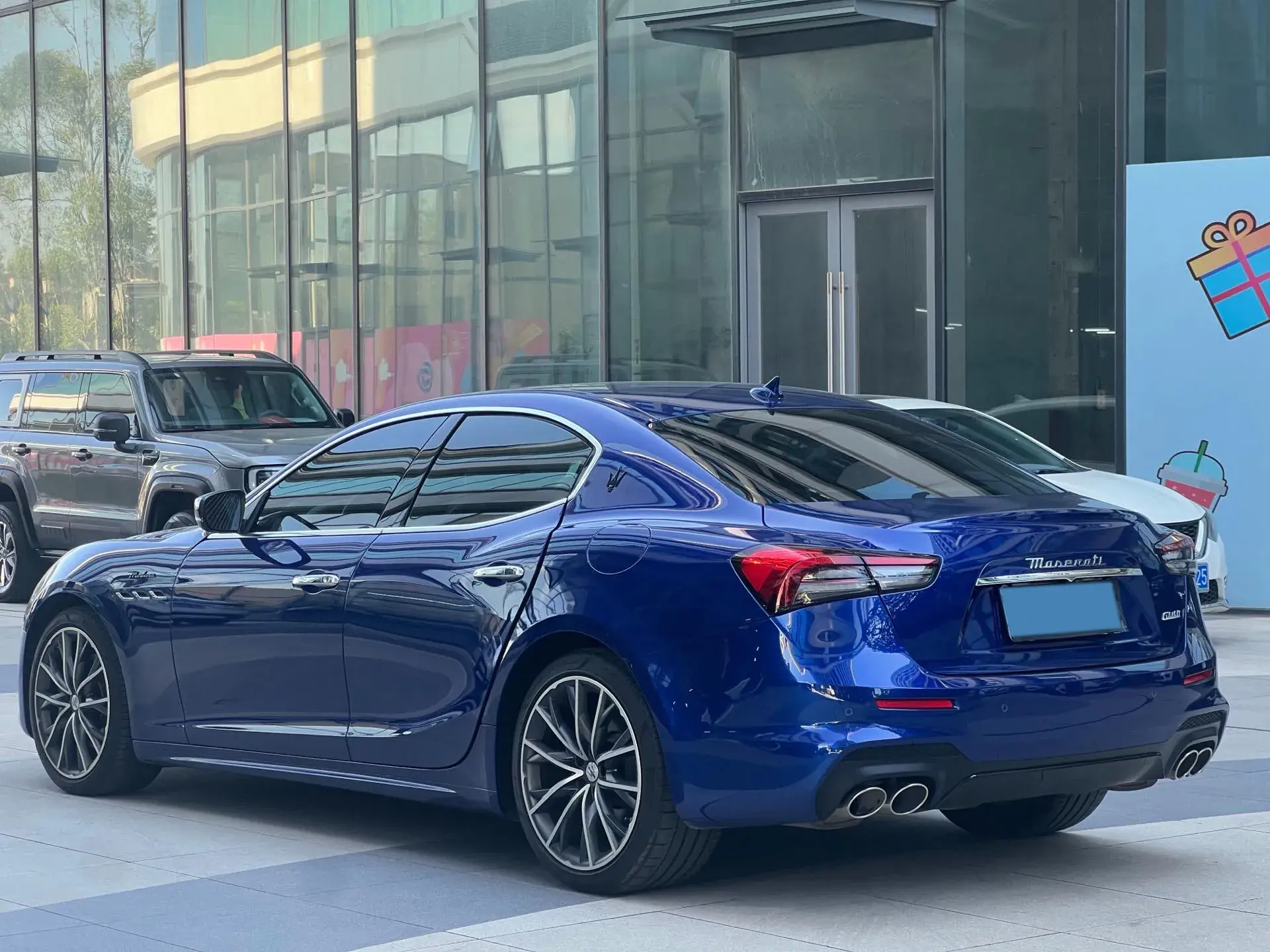 2023 MASERATI GHIBLI thumbnail 3