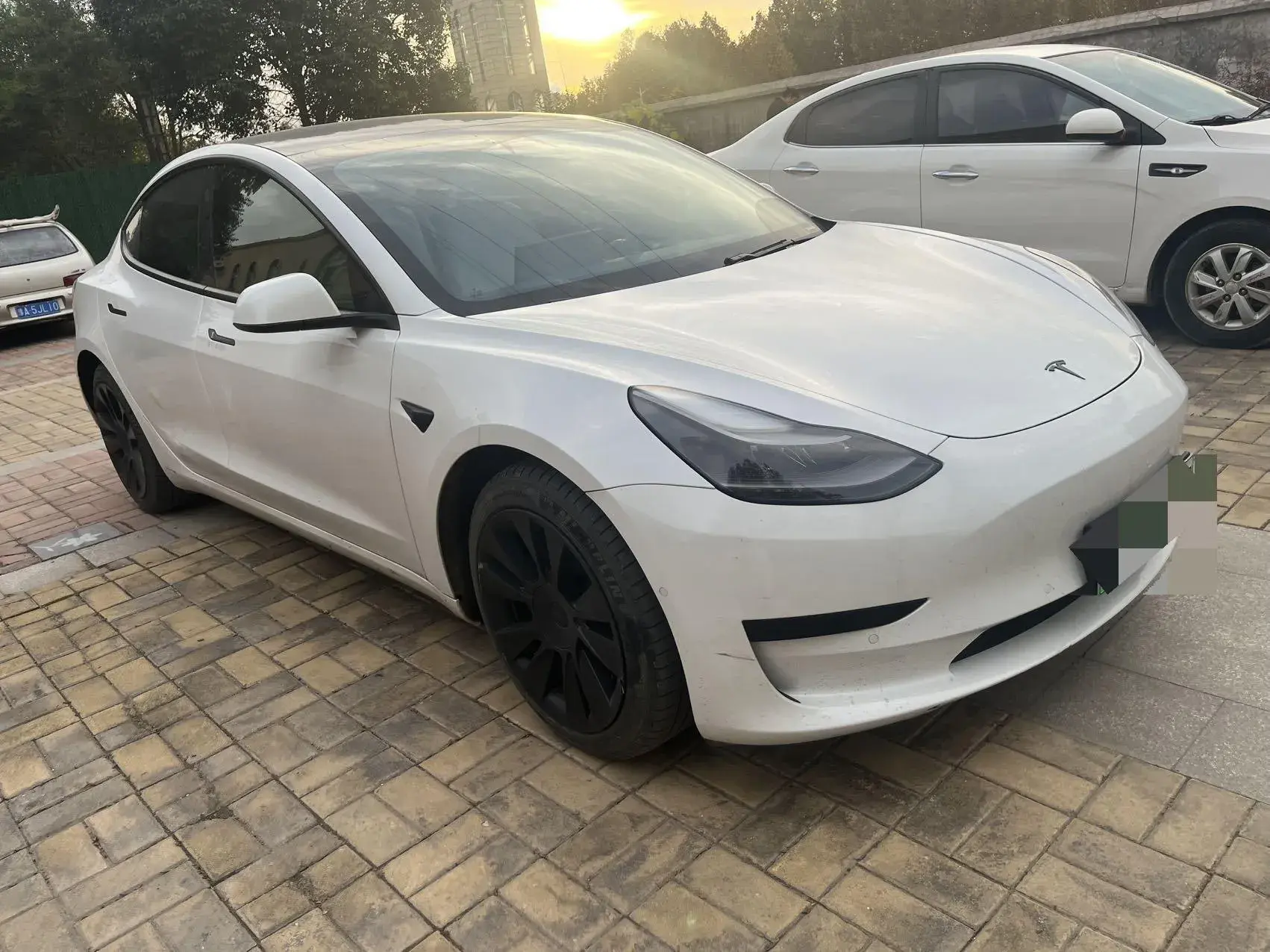 2021 TESLA MODEL thumbnail 3