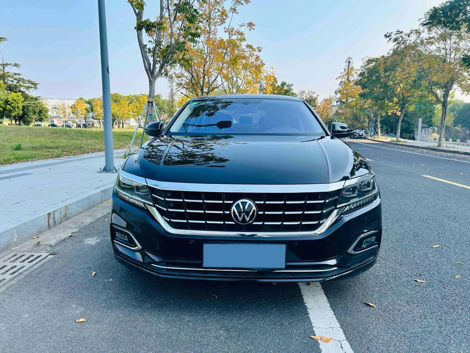 2019 VOLKSWAGEN PASSAT thumbnail 2